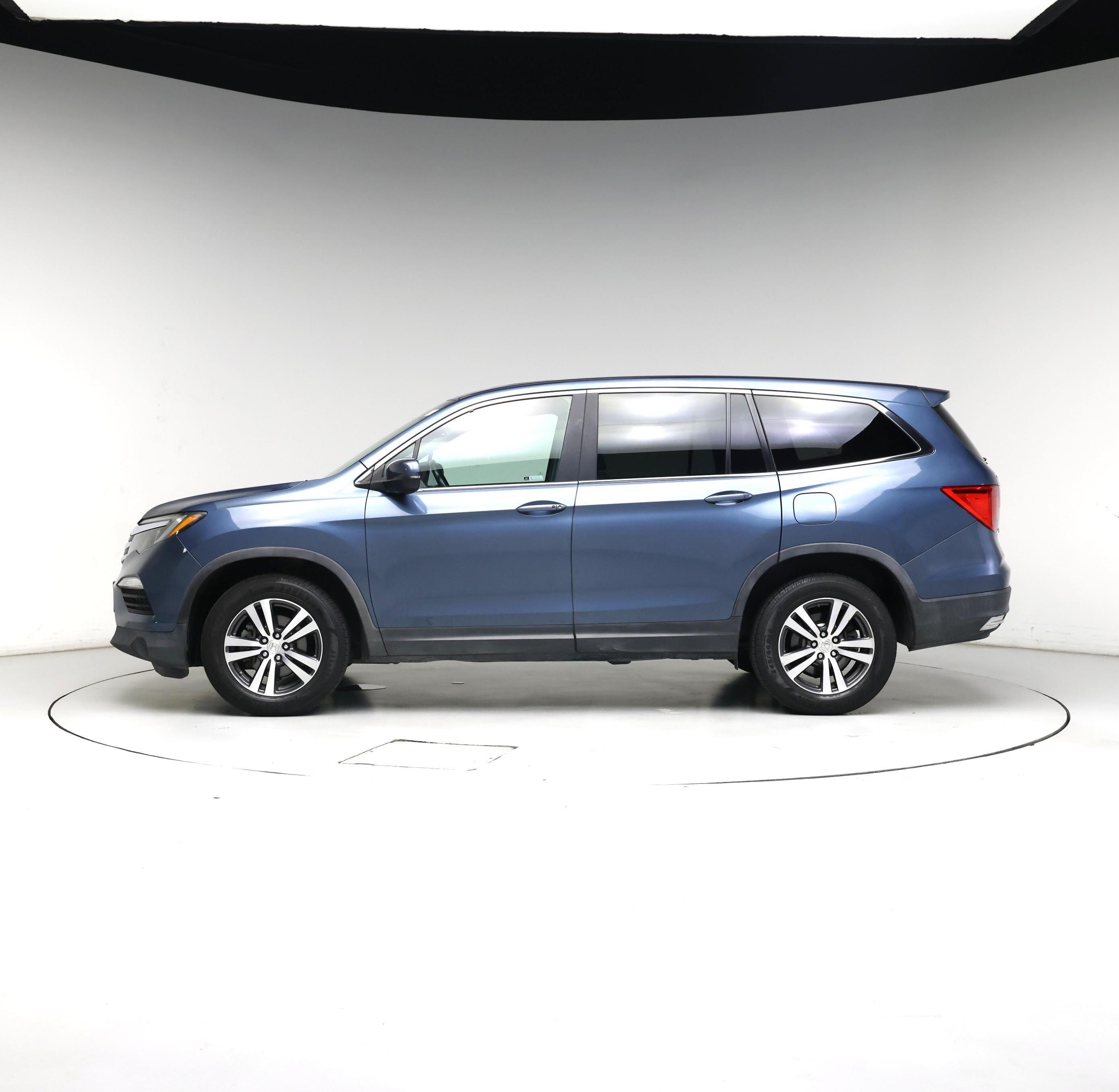 Thumbnail: 2018 Honda Pilot - 3