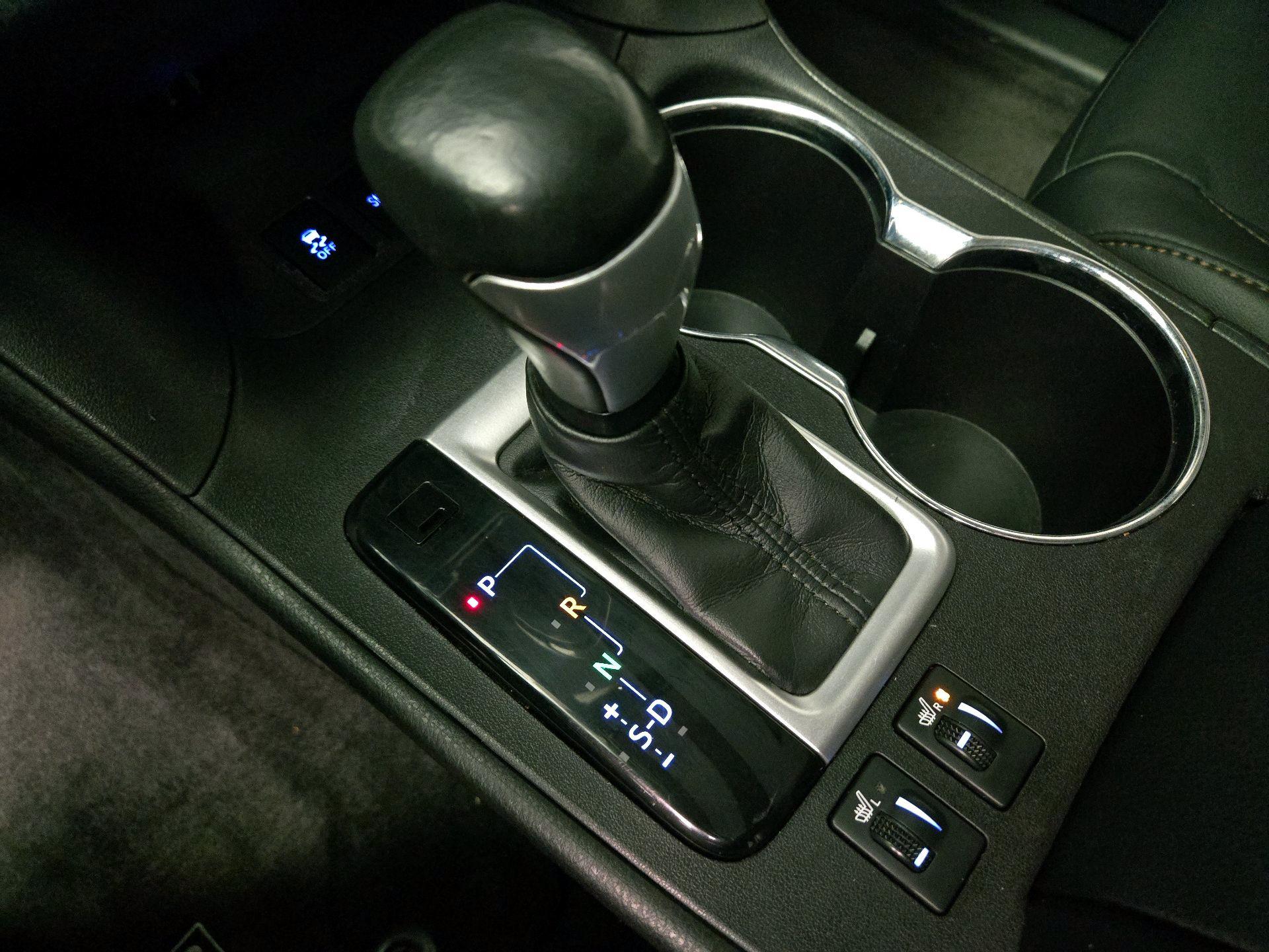 Thumbnail: 2015 Toyota Highlander - 17