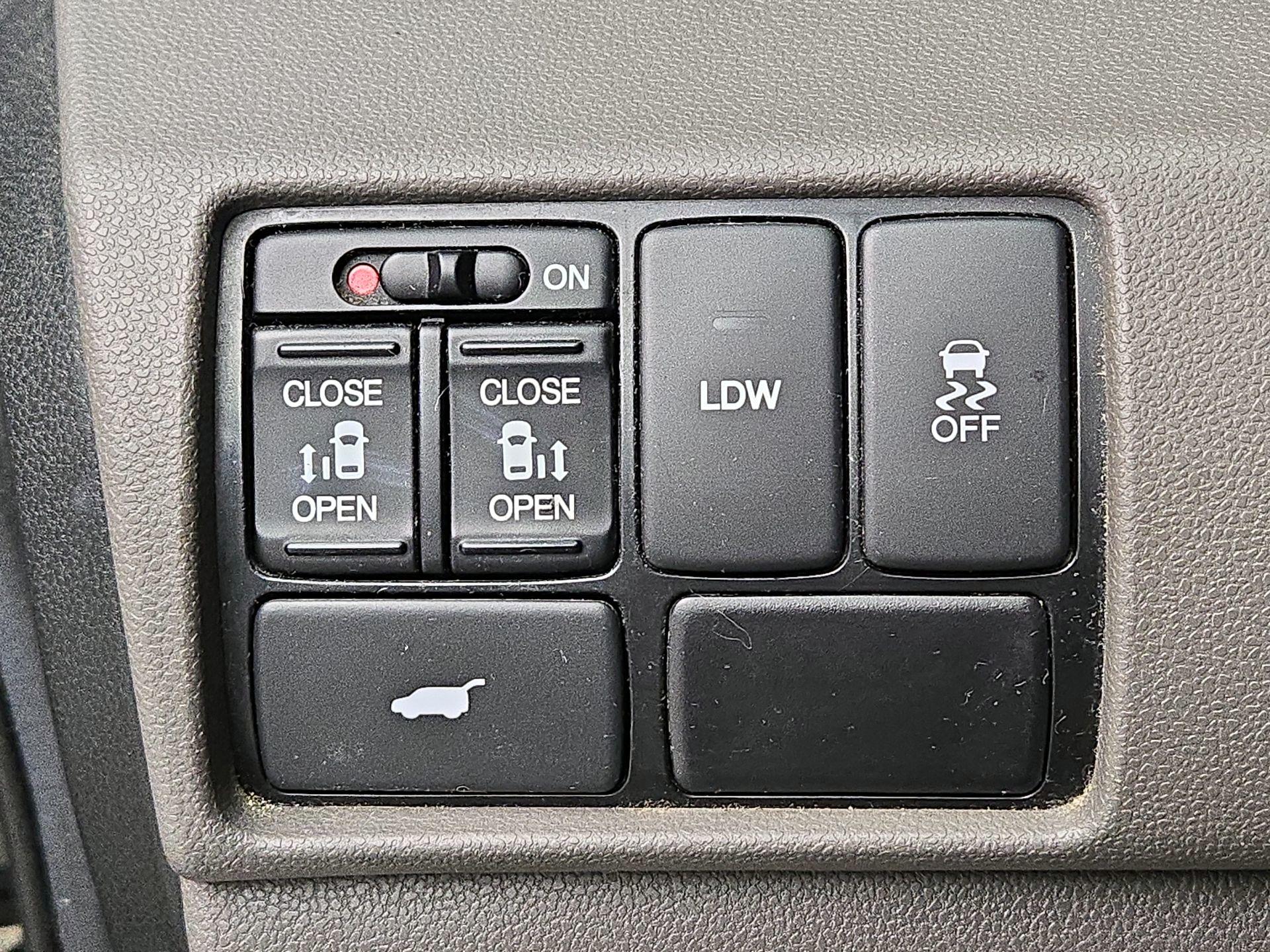 Thumbnail: 2014 Honda Odyssey - 13
