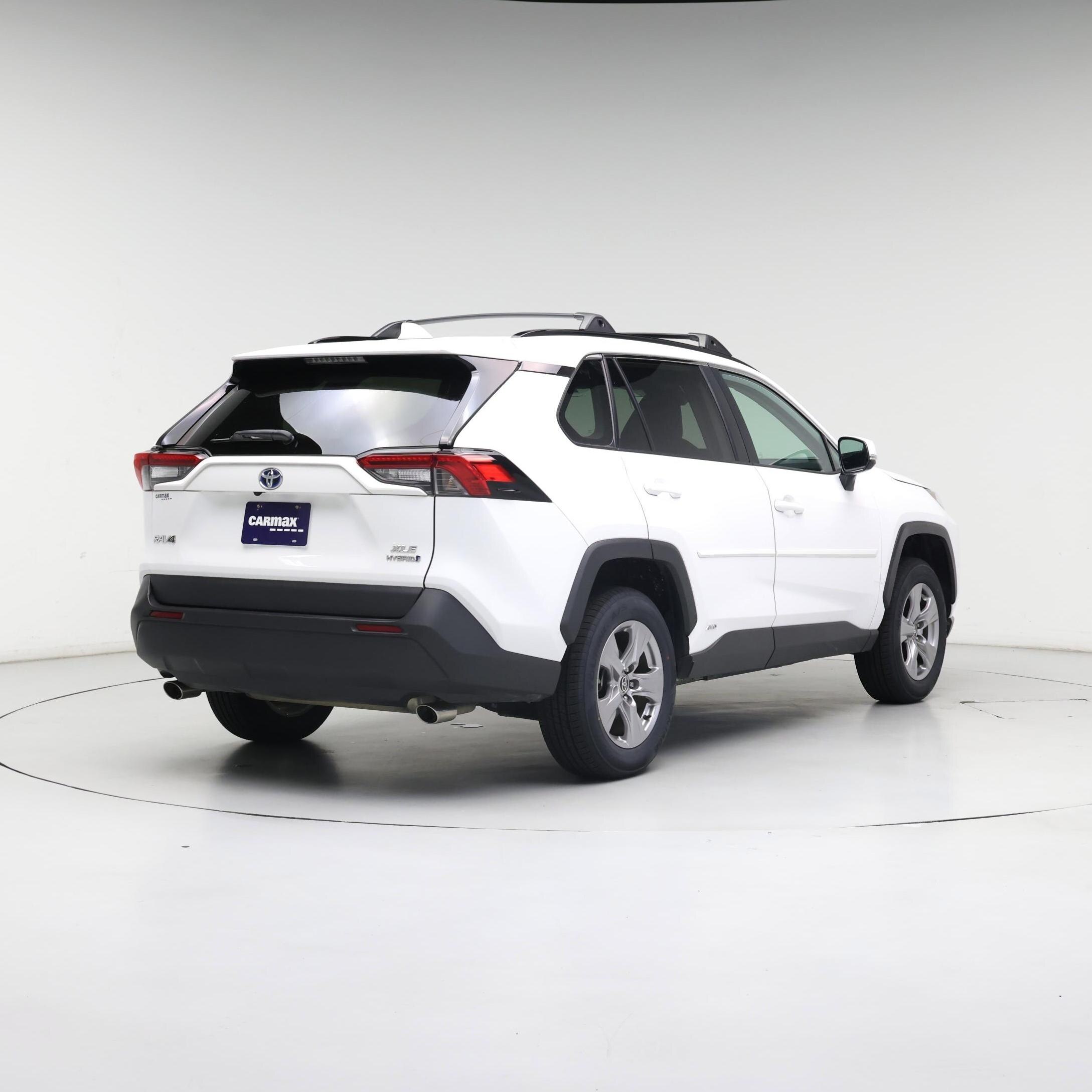 Thumbnail: 2022 Toyota RAV4 - 8