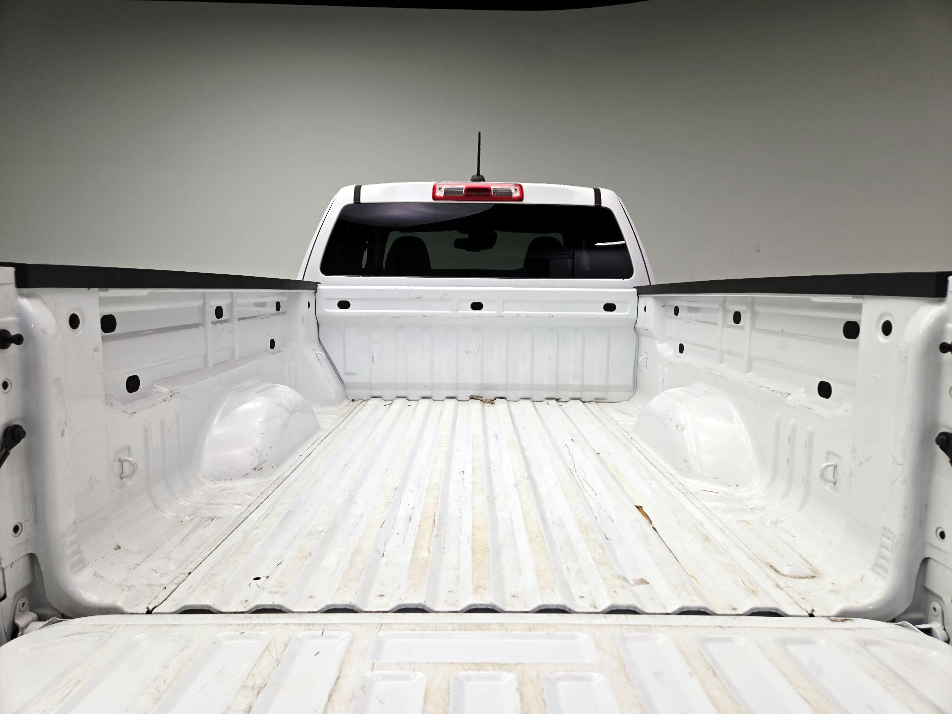 Thumbnail: 2022 Chevrolet Colorado - 19