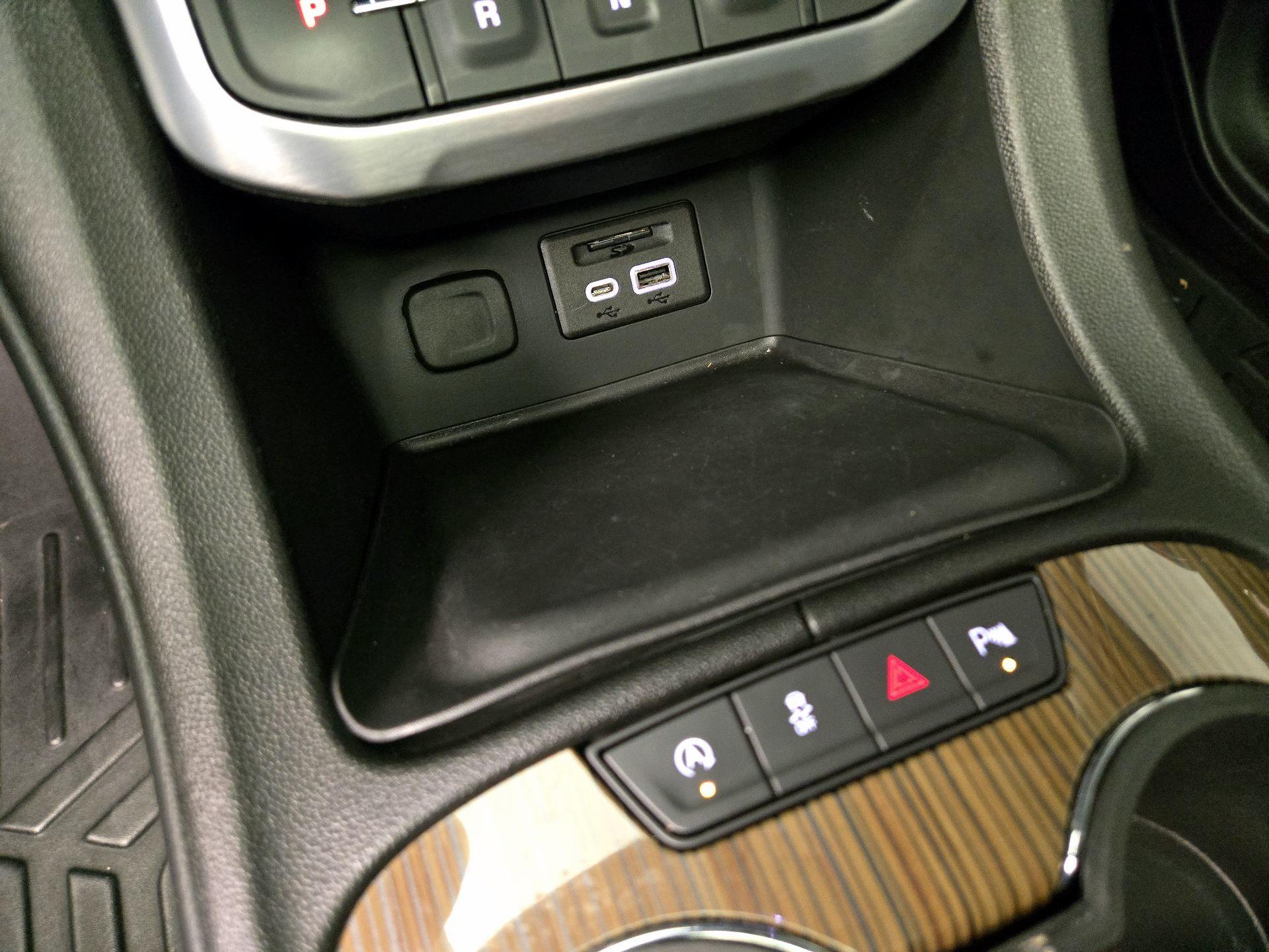 Thumbnail: 2022 GMC Acadia - 19