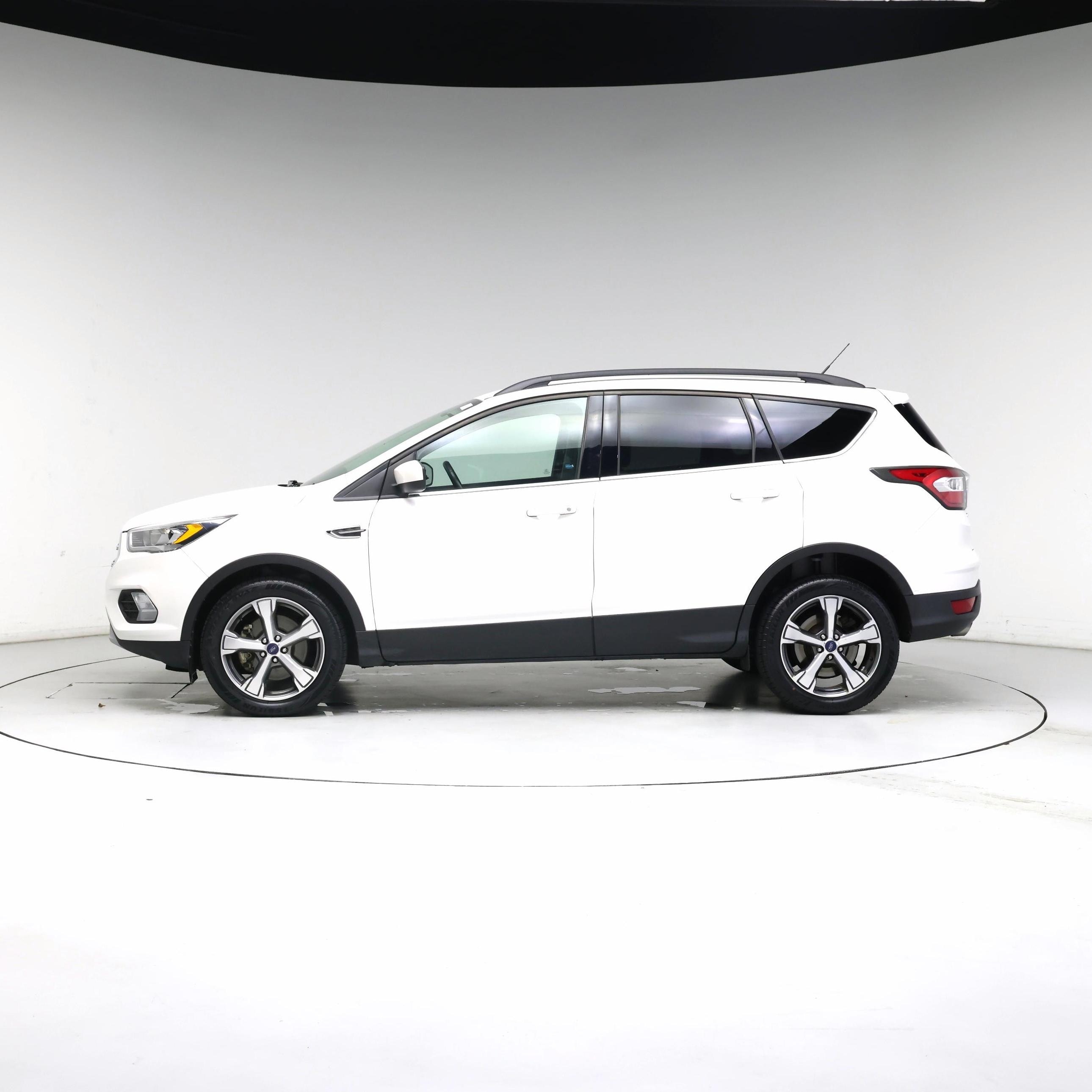 Thumbnail: 2017 Ford Escape - 3
