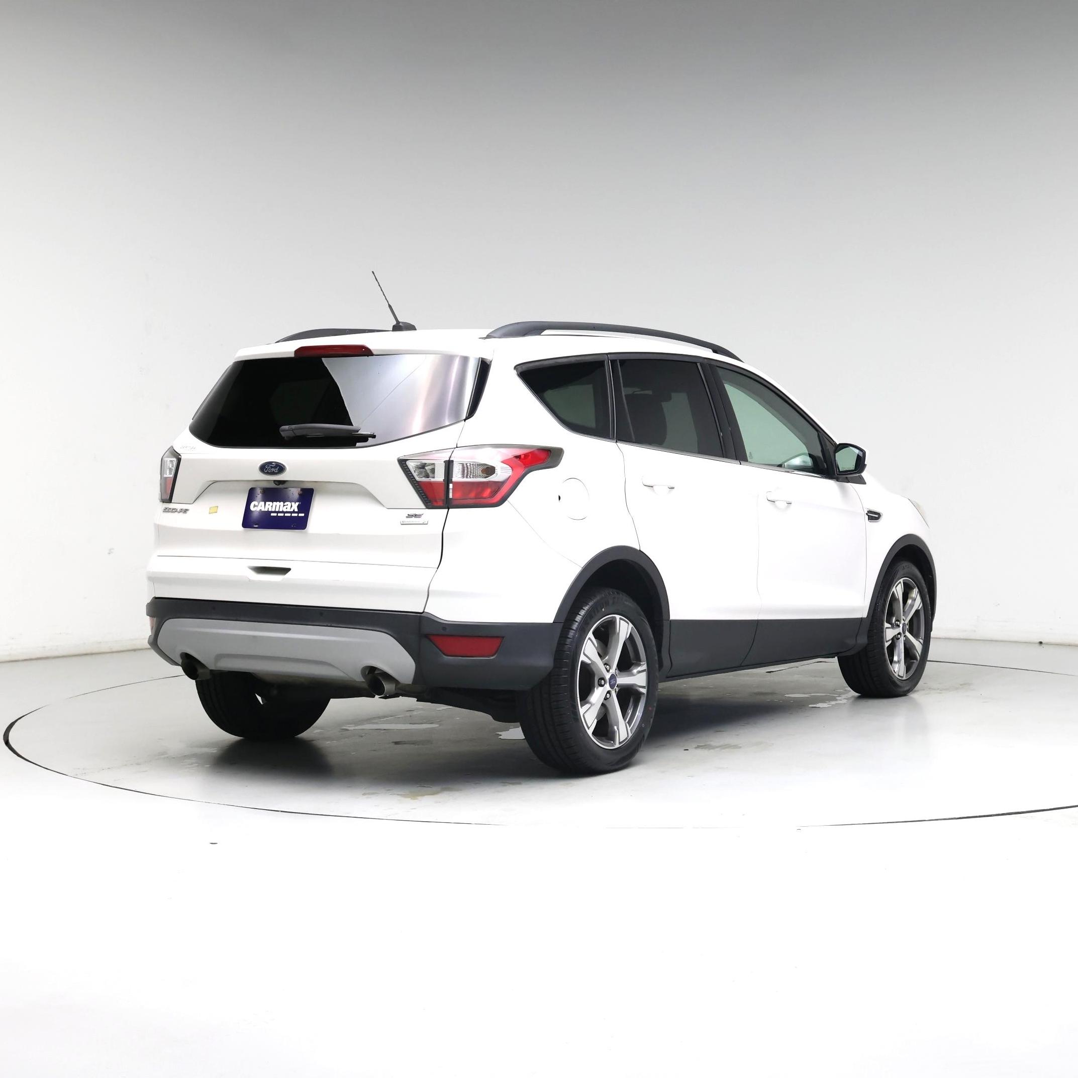 Thumbnail: 2017 Ford Escape - 8