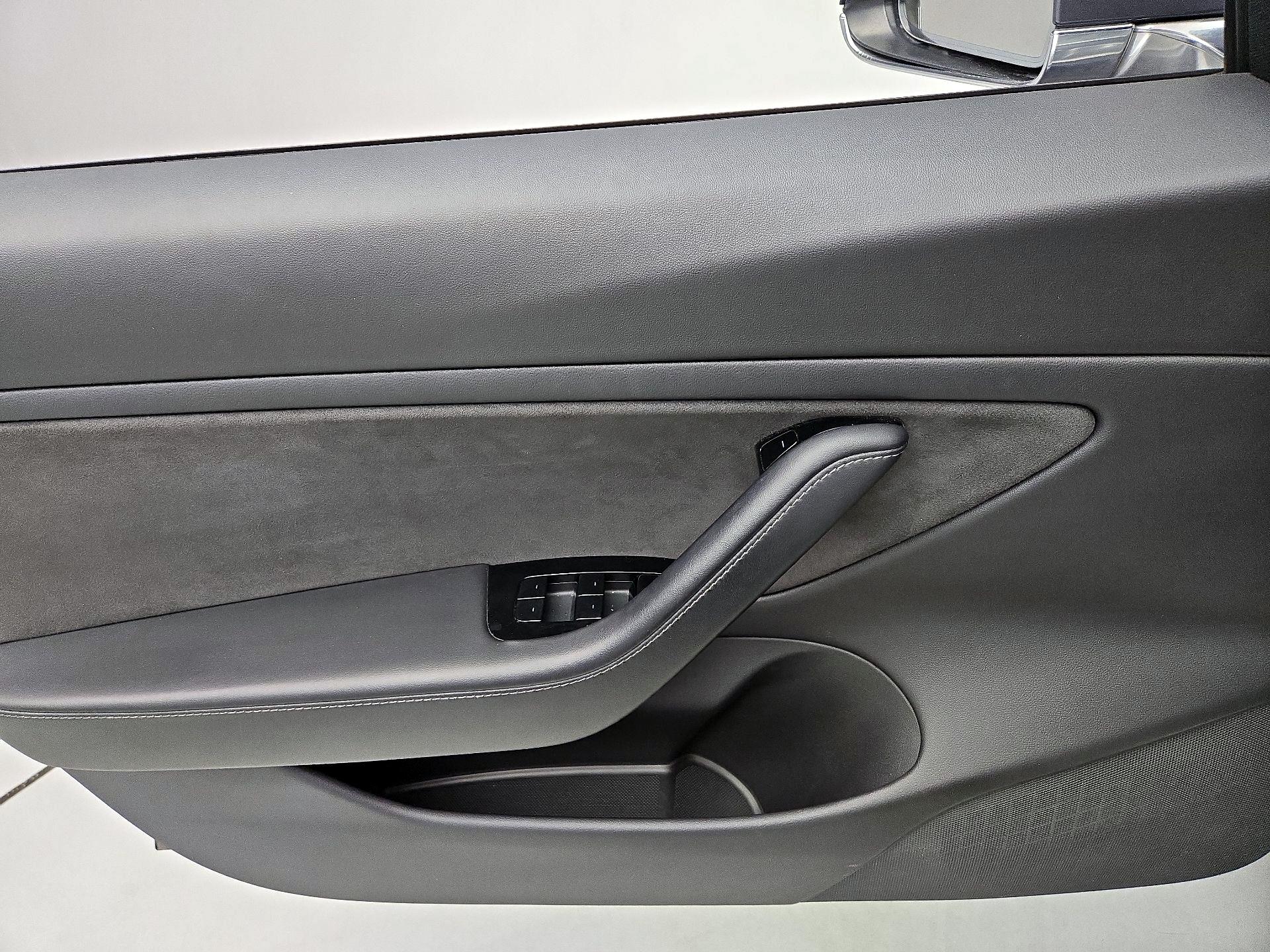 Thumbnail: 2020 Tesla Model 3 - 12