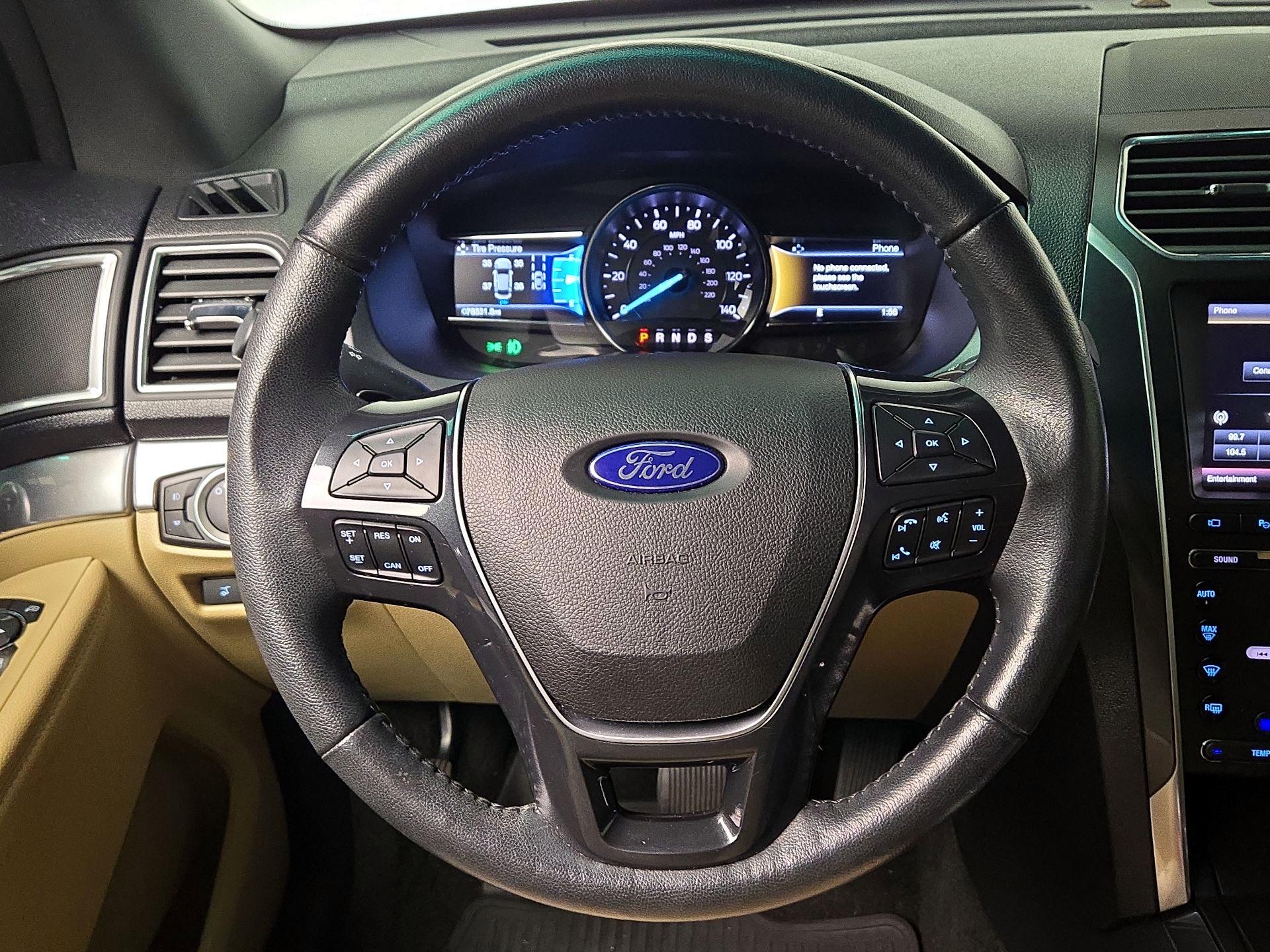 Thumbnail: 2016 Ford Explorer - 10
