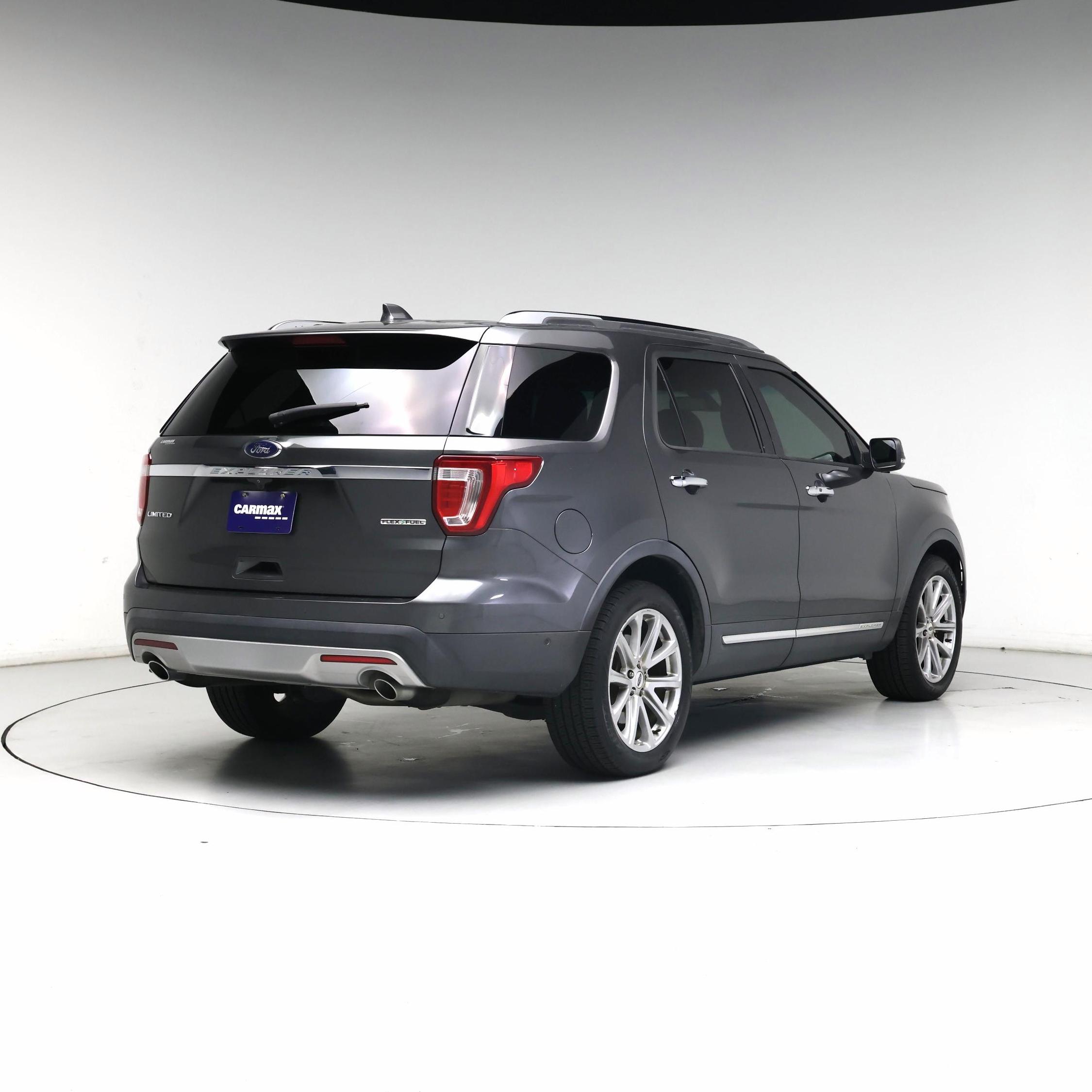 Thumbnail: 2016 Ford Explorer - 8