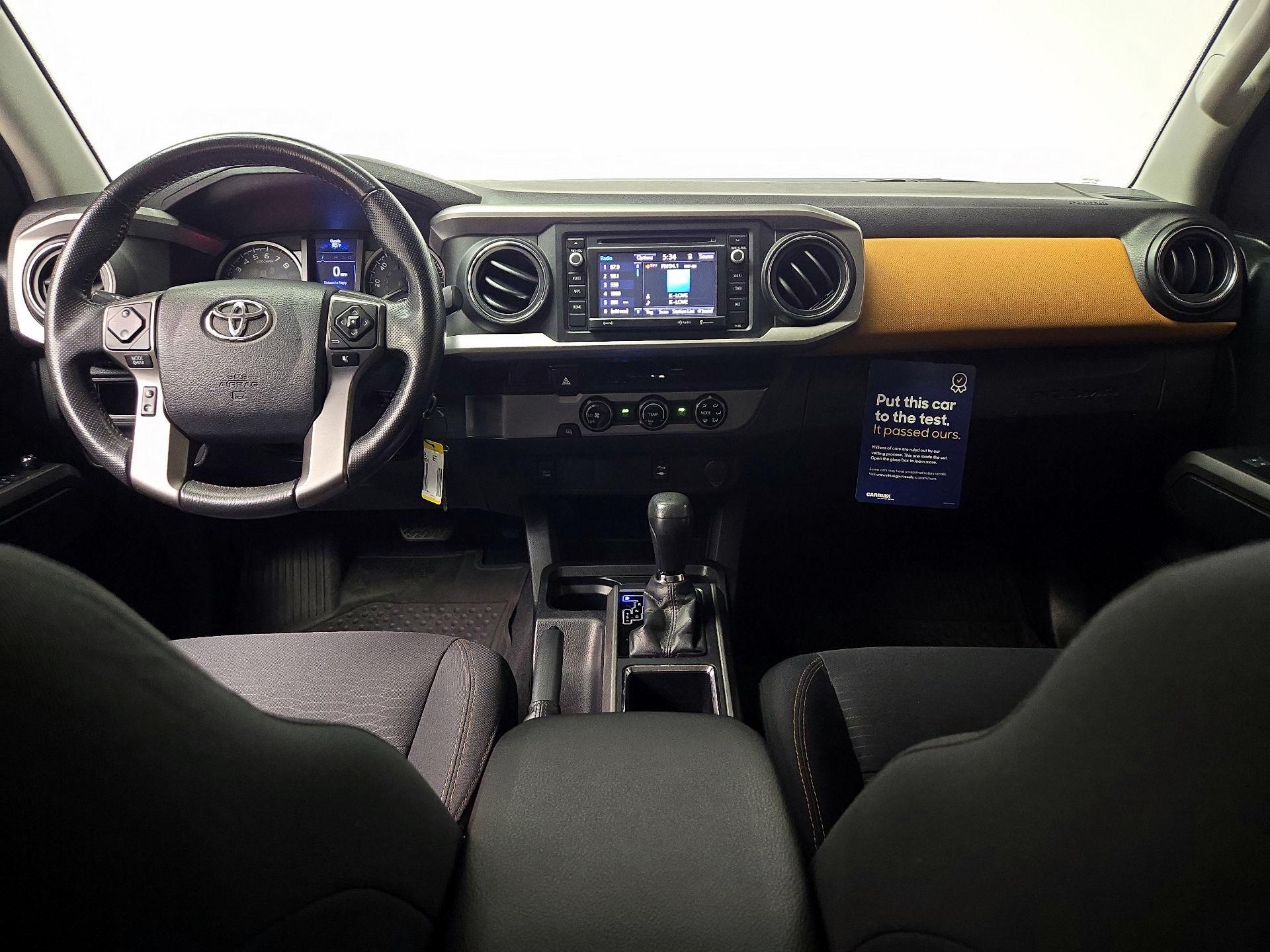 Thumbnail: 2017 Toyota Tacoma - 9