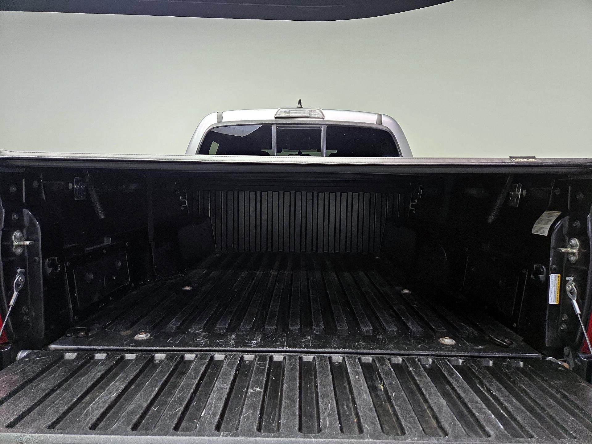 Thumbnail: 2017 Toyota Tacoma - 20