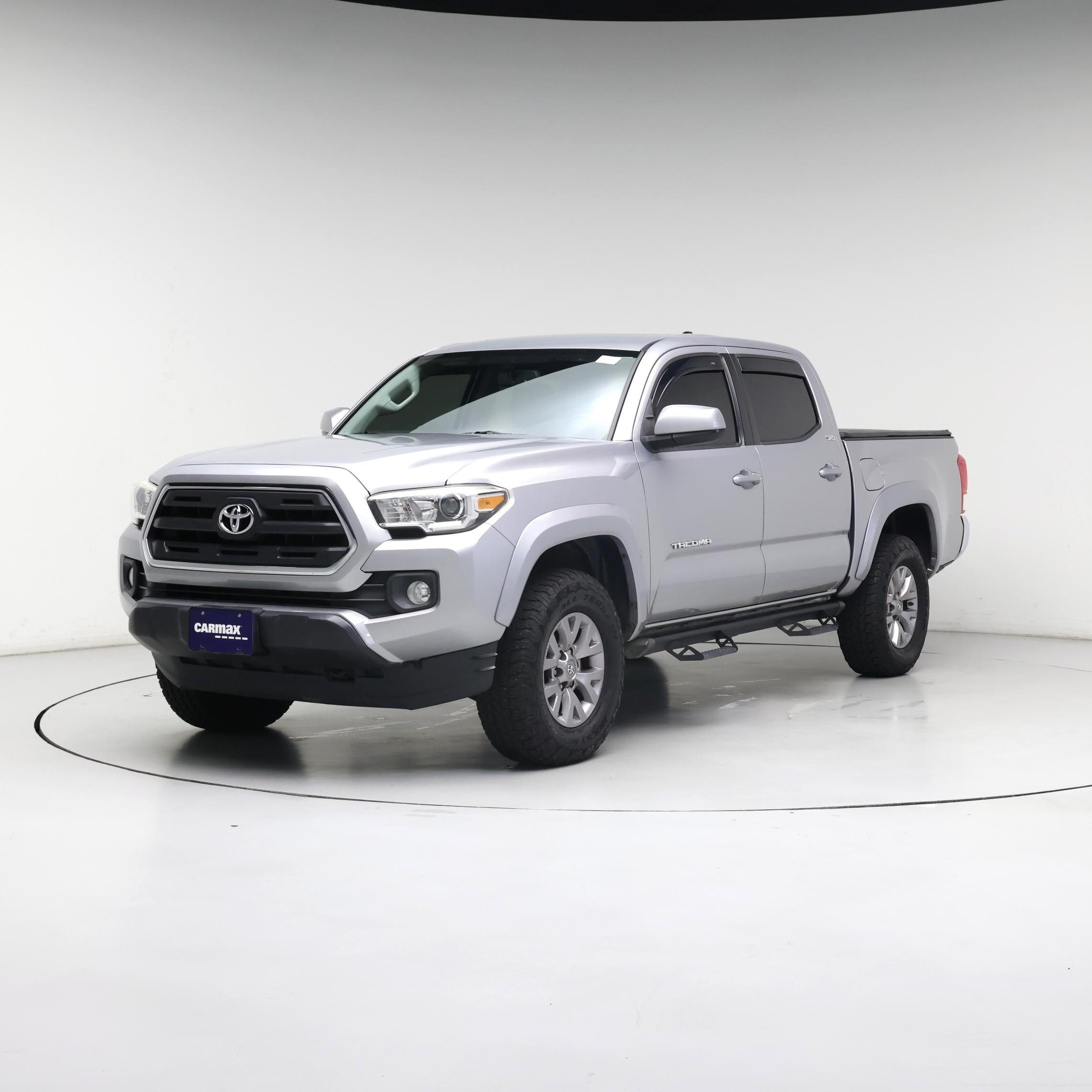 Thumbnail: 2017 Toyota Tacoma - 4