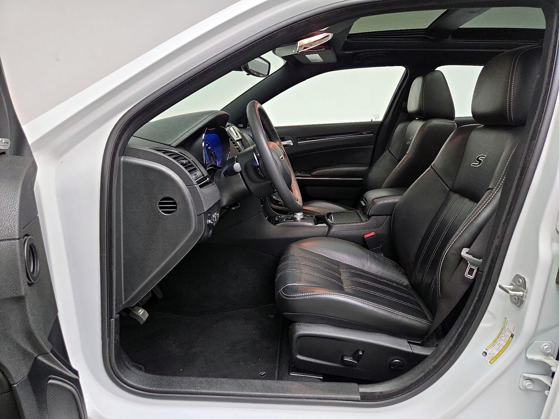 Thumbnail: 2023 Chrysler 300 - 11