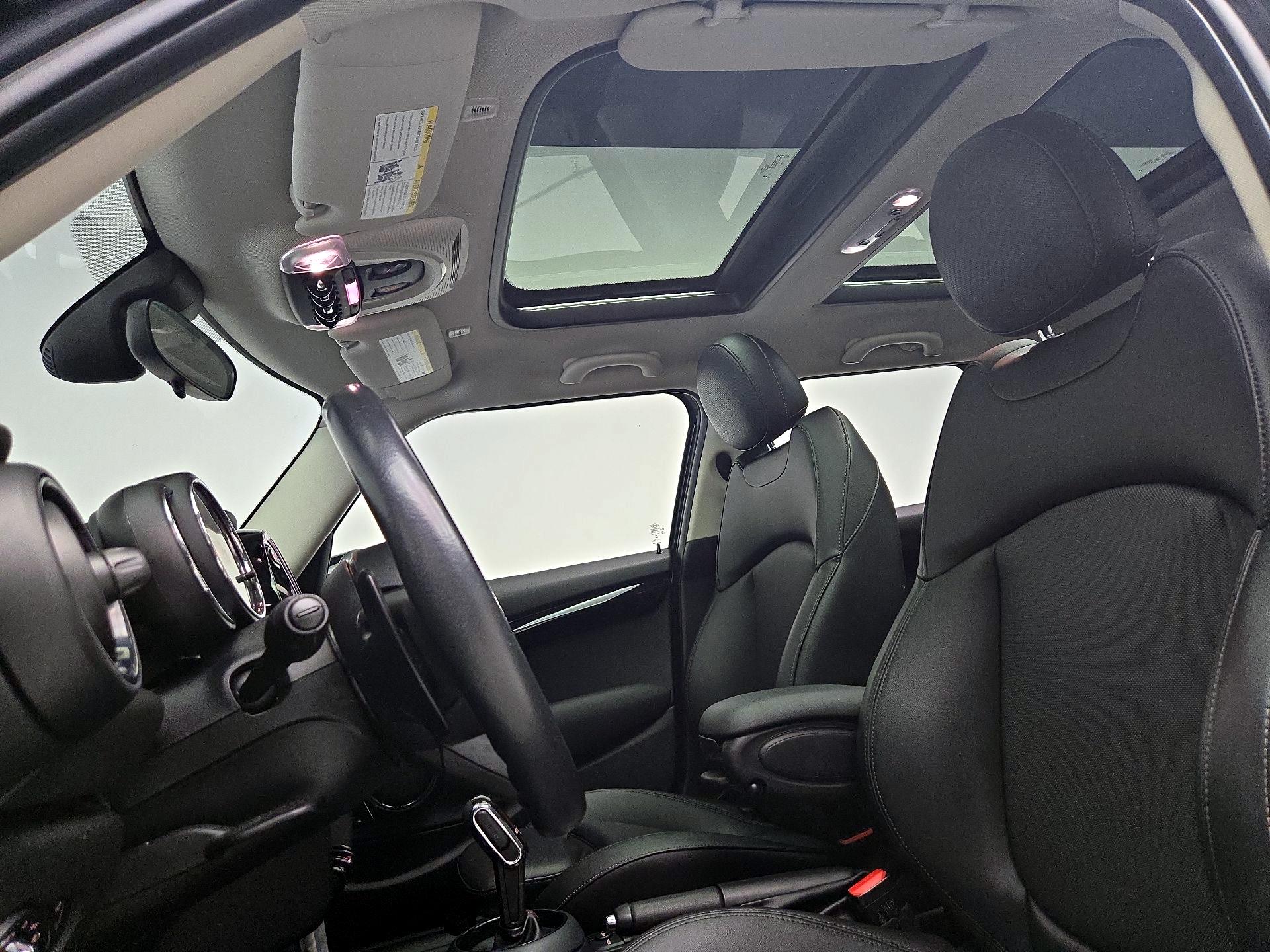Thumbnail: 2020 MINI Cooper Hardtop - 19
