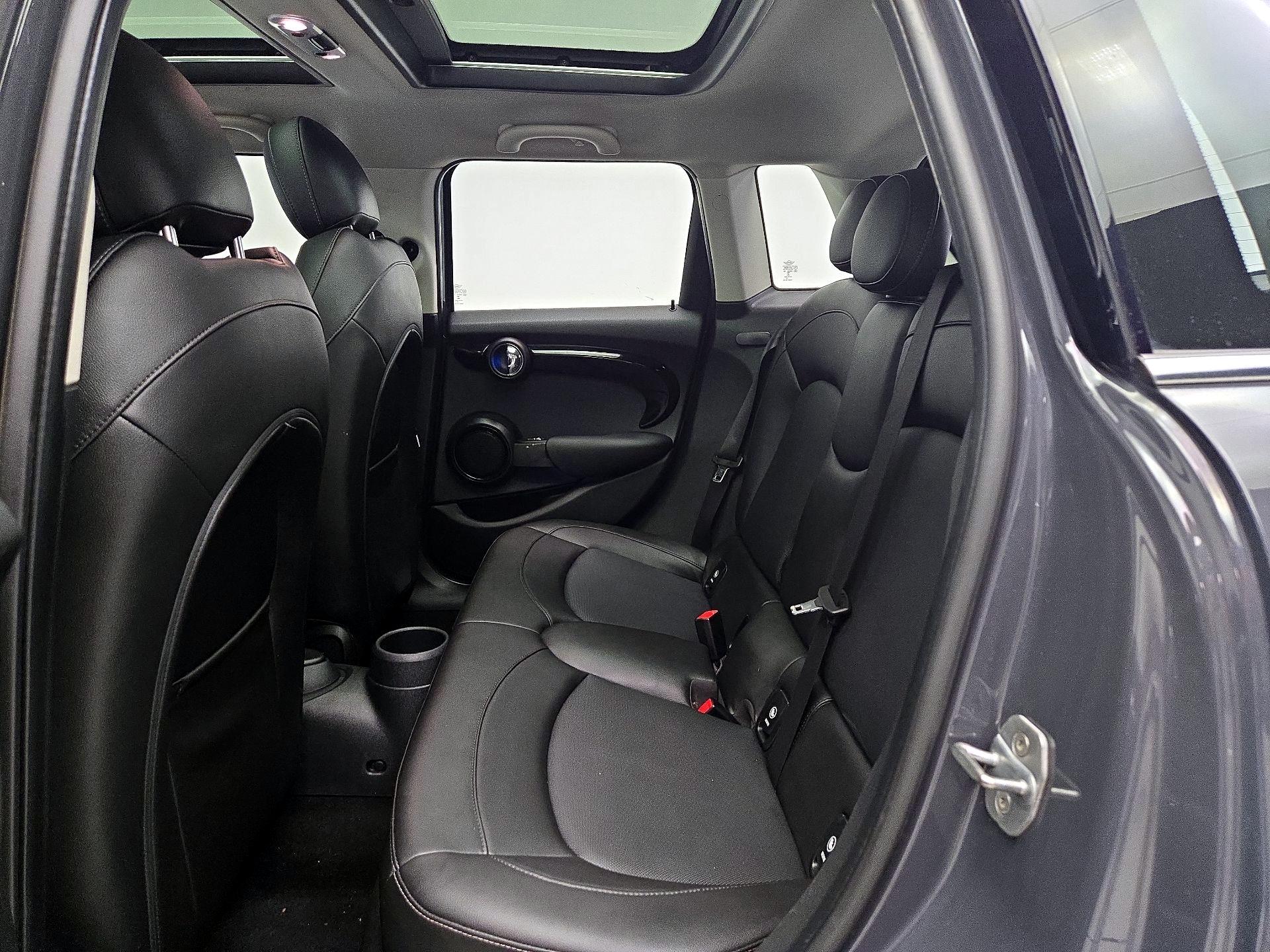 Thumbnail: 2020 MINI Cooper Hardtop - 20