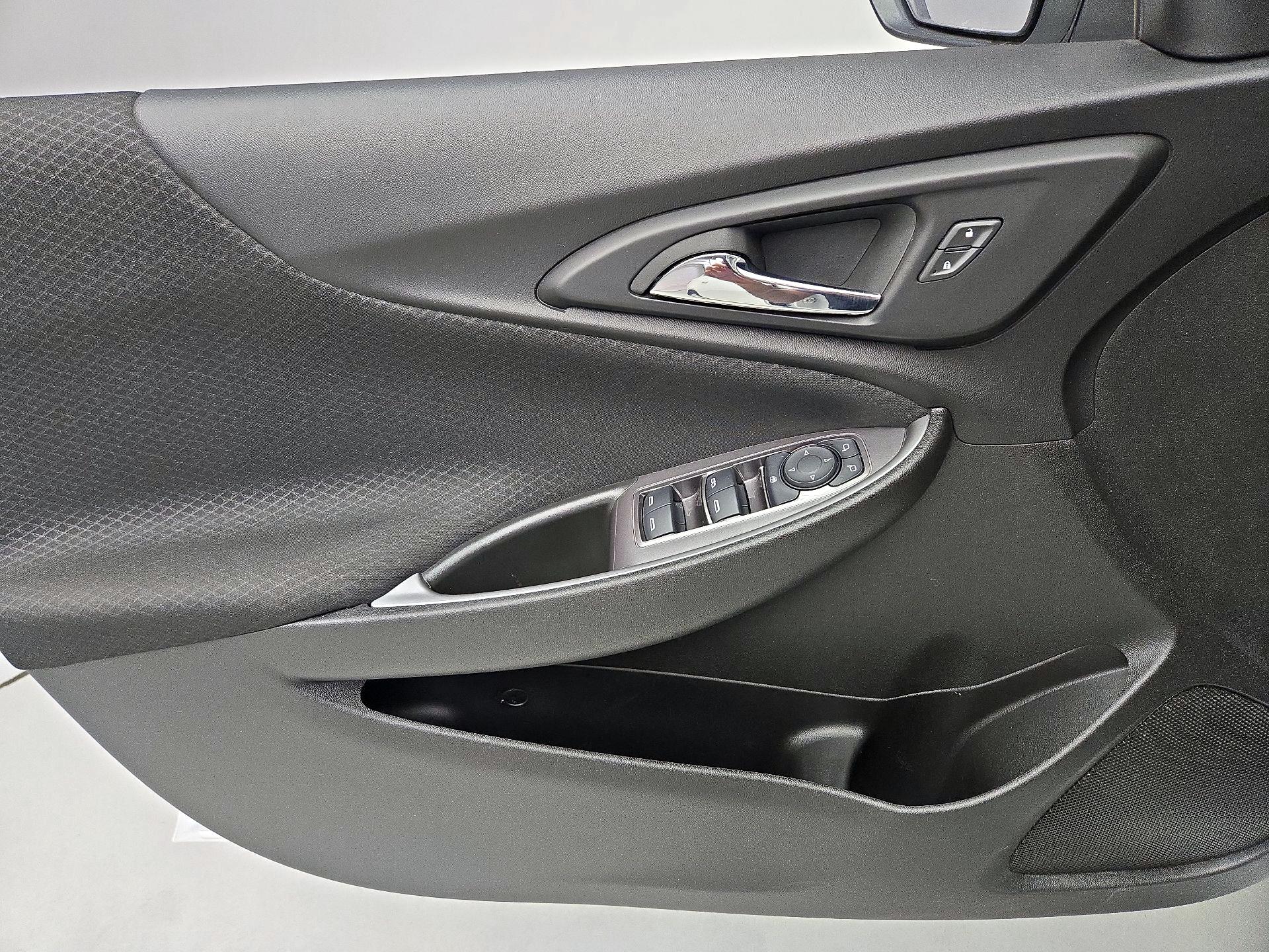 Thumbnail: 2023 Chevrolet Malibu - 12