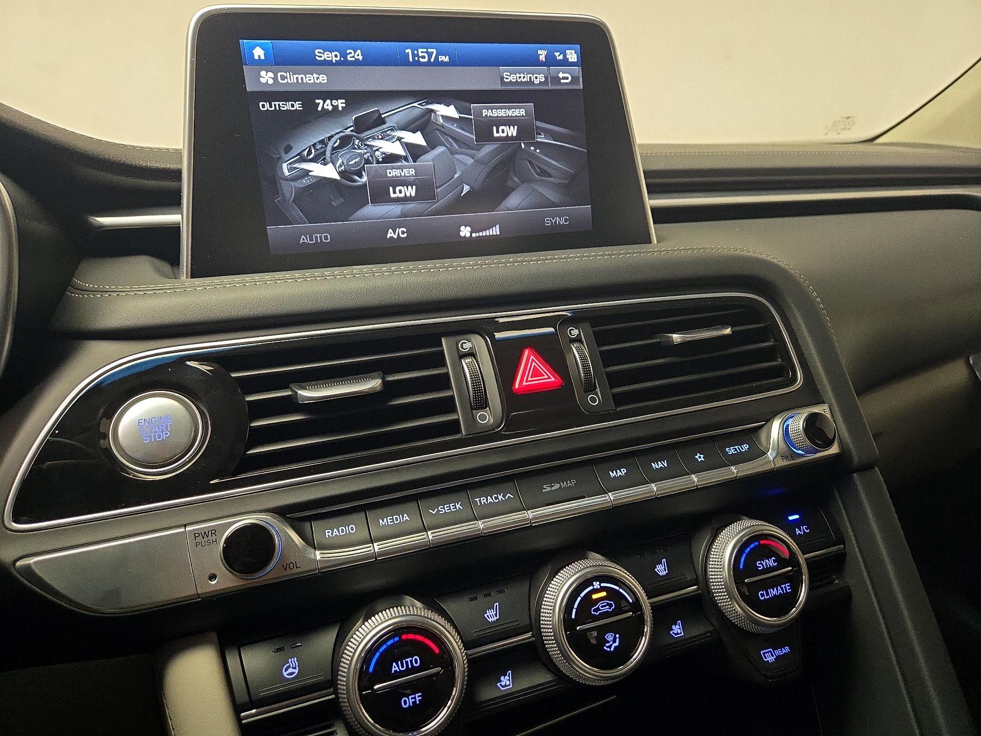 Thumbnail: 2019 Genesis G70 - 17