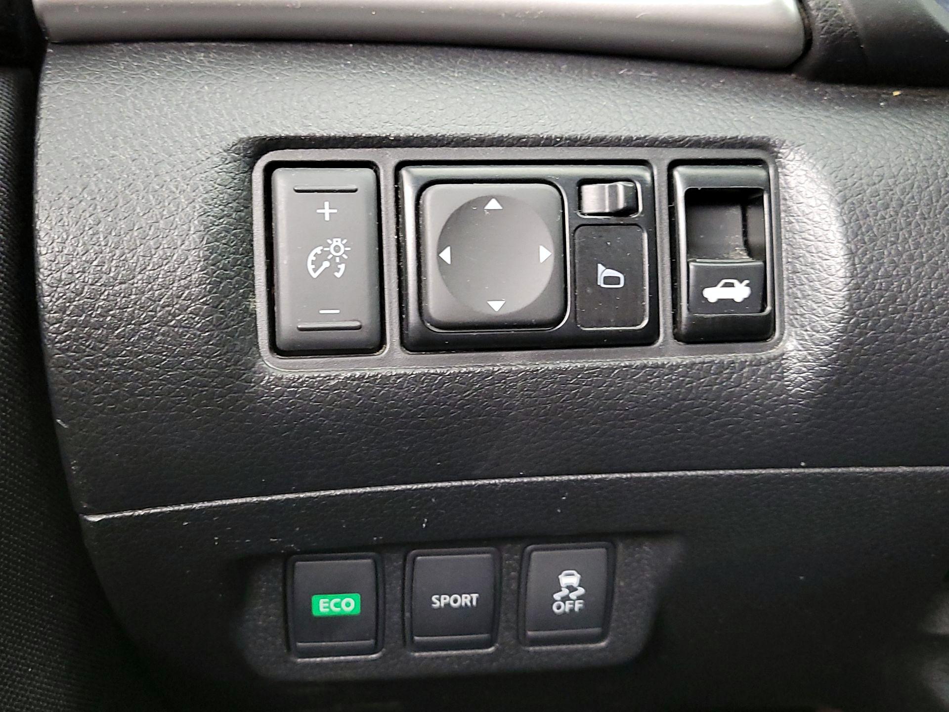 Thumbnail: 2016 Nissan Sentra - 13