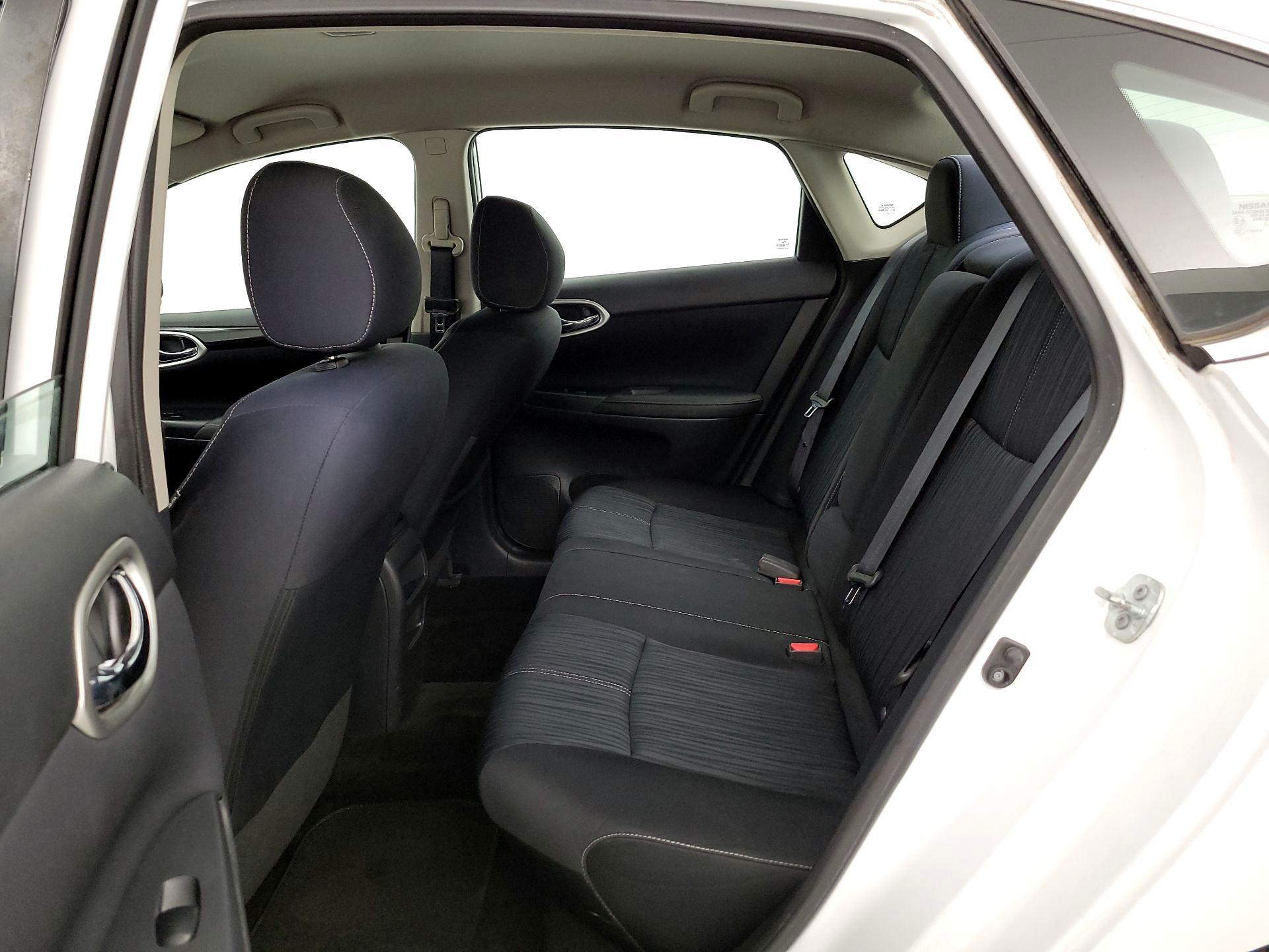 Thumbnail: 2016 Nissan Sentra - 19