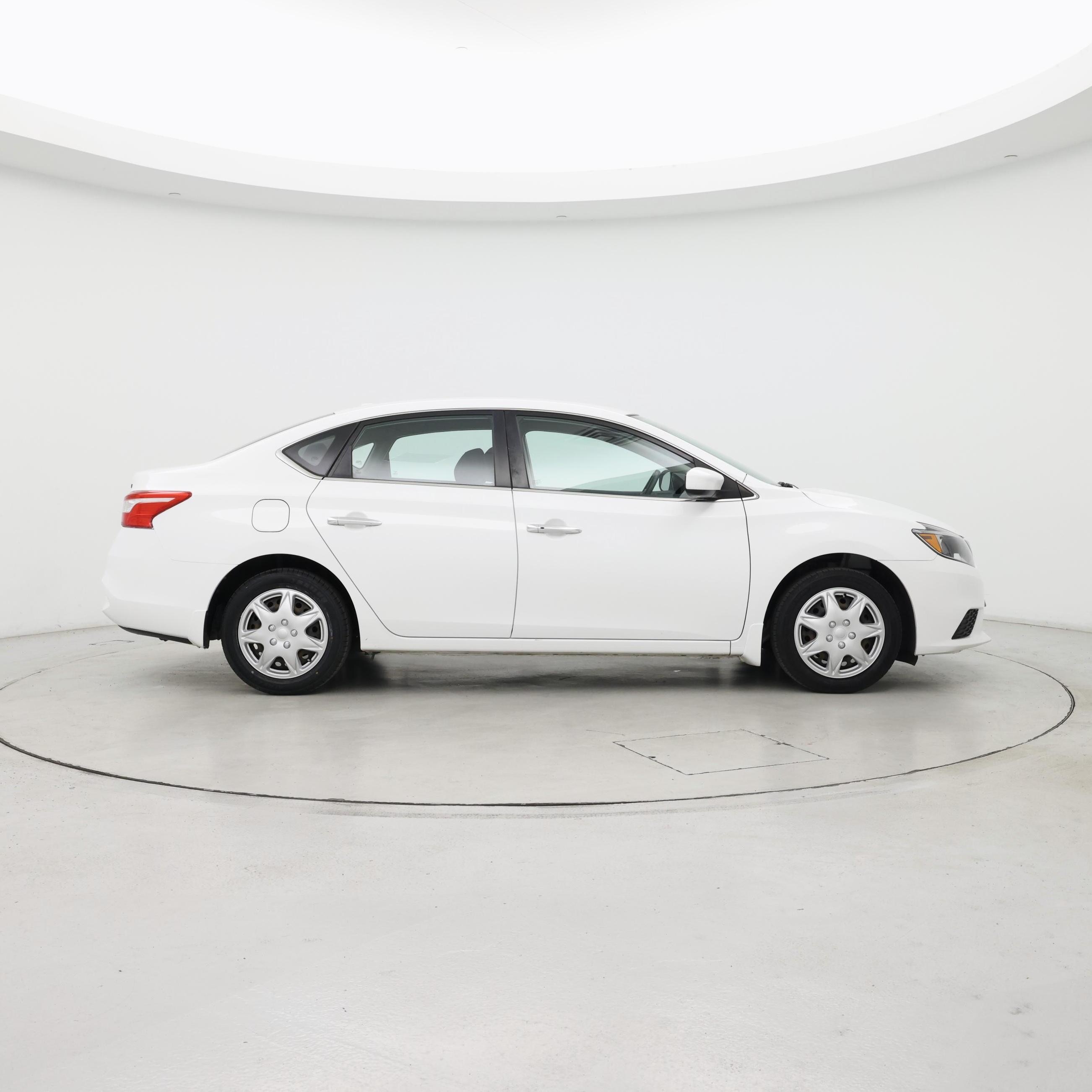 Thumbnail: 2016 Nissan Sentra - 7