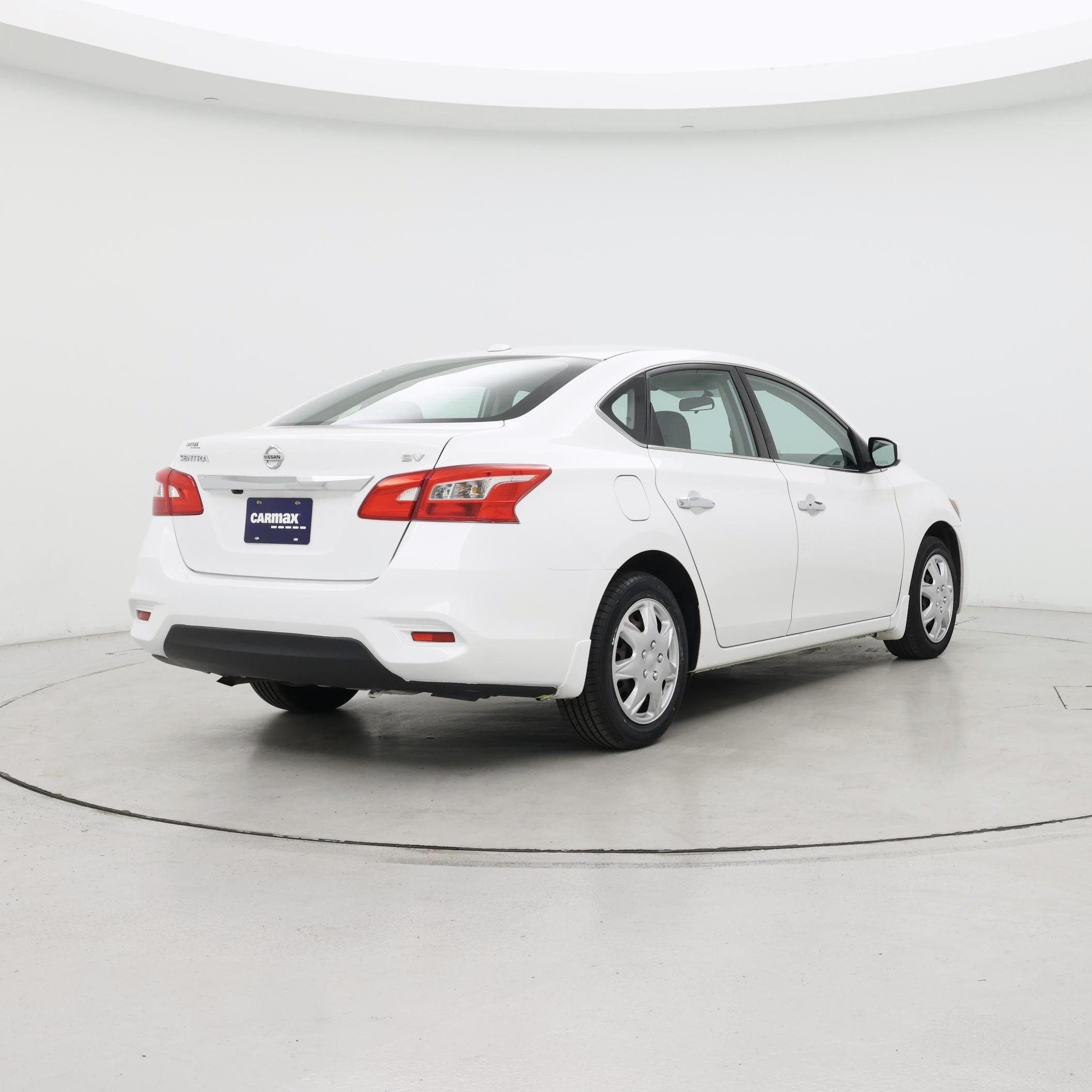Thumbnail: 2016 Nissan Sentra - 8