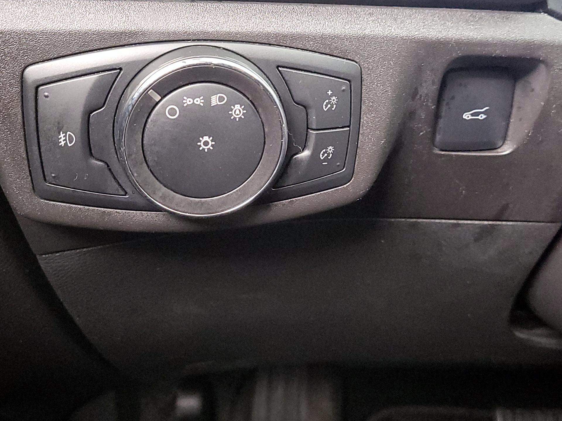 Thumbnail: 2015 Ford Fusion - 13