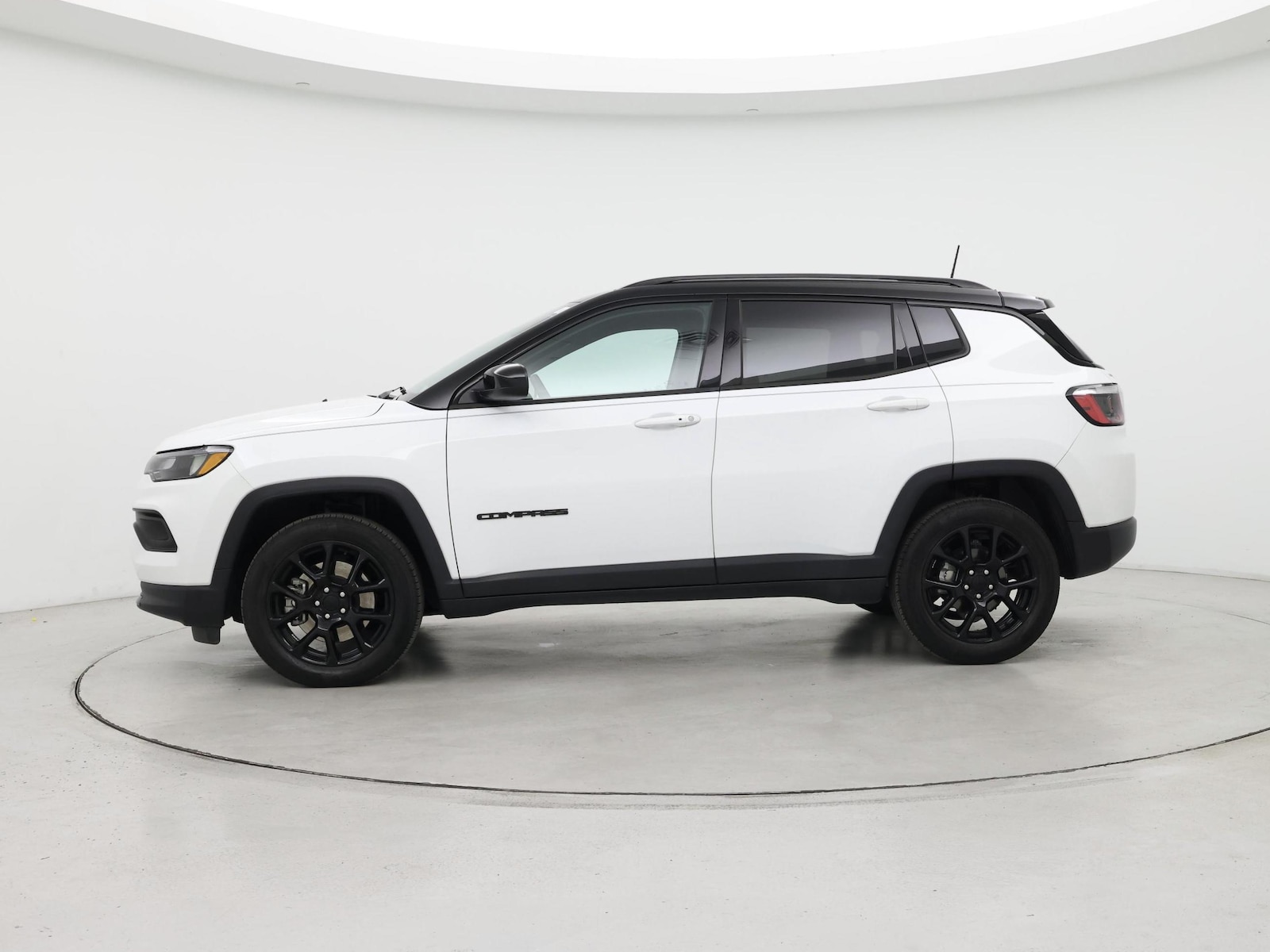 Image 4 of 2023 Jeep Compass Altitude
