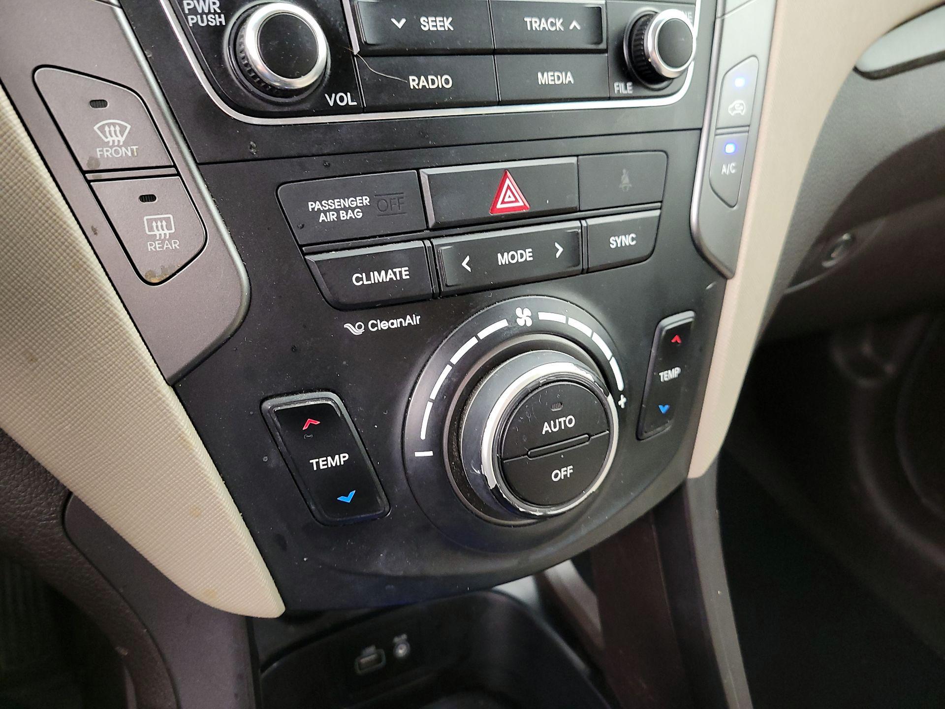 Thumbnail: 2018 Hyundai Santa Fe - 16