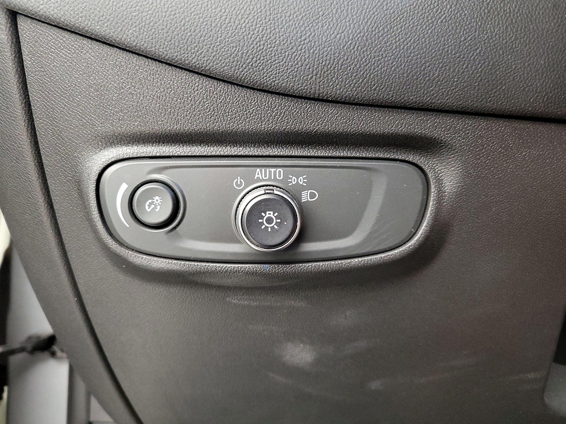 Thumbnail: 2022 Chevrolet Equinox - 13