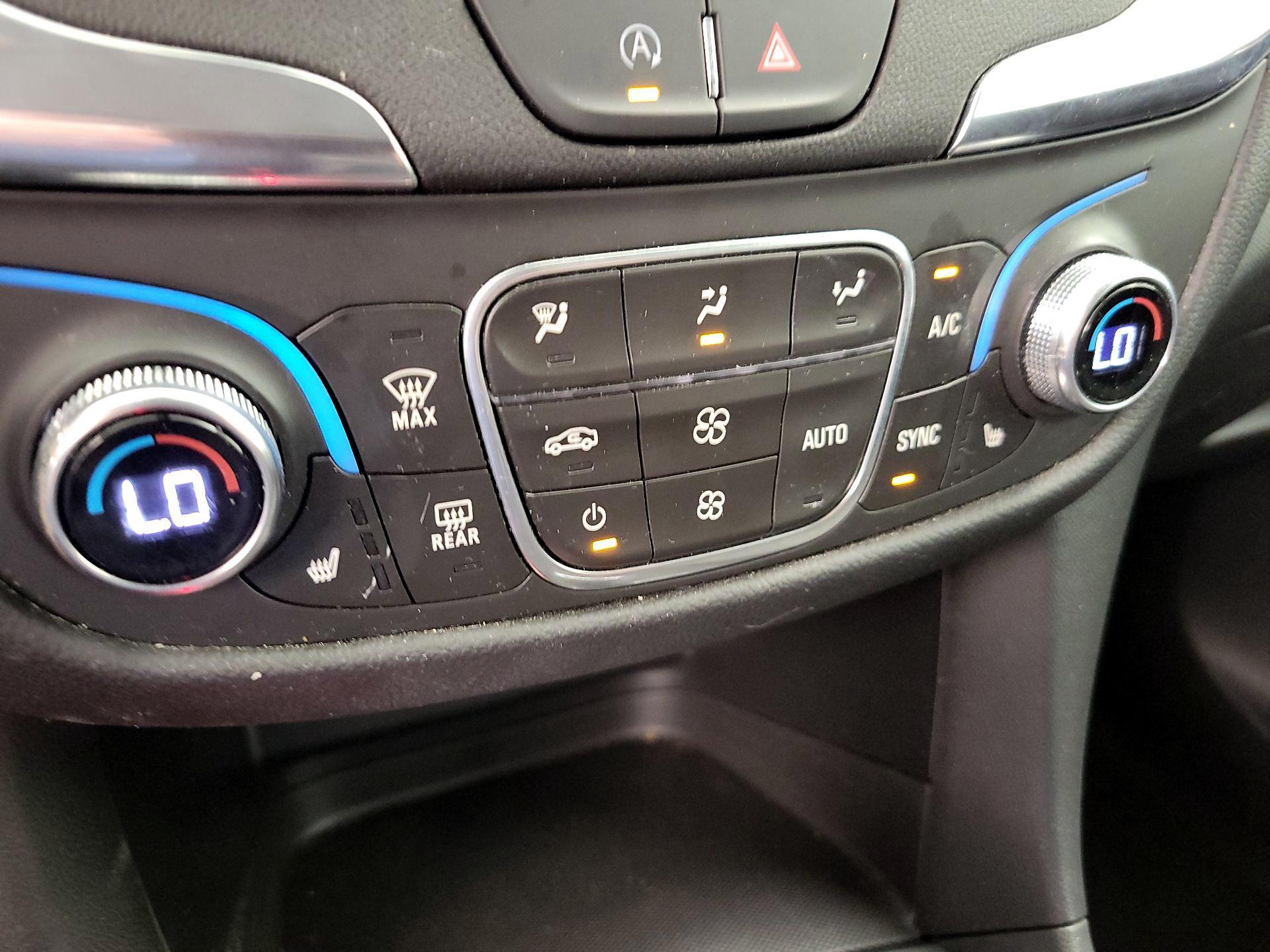 Thumbnail: 2022 Chevrolet Equinox - 16