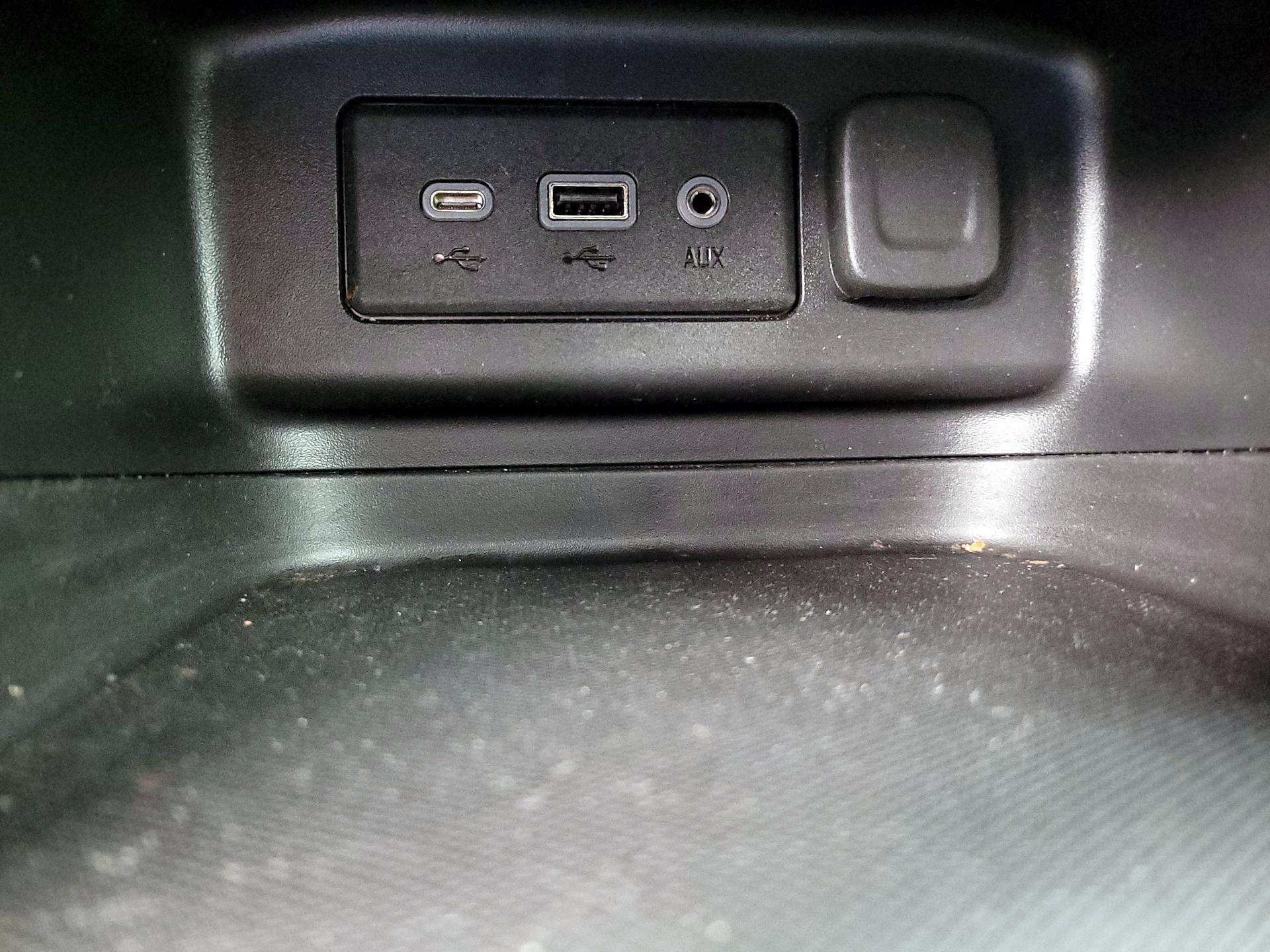 Thumbnail: 2022 Chevrolet Equinox - 18