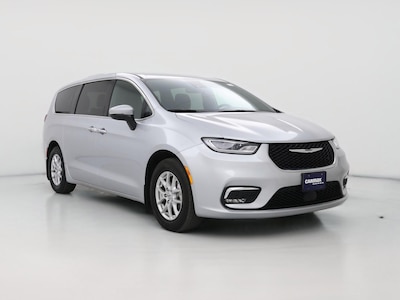 2023 Chrysler Pacifica Touring -
                Wichita, KS