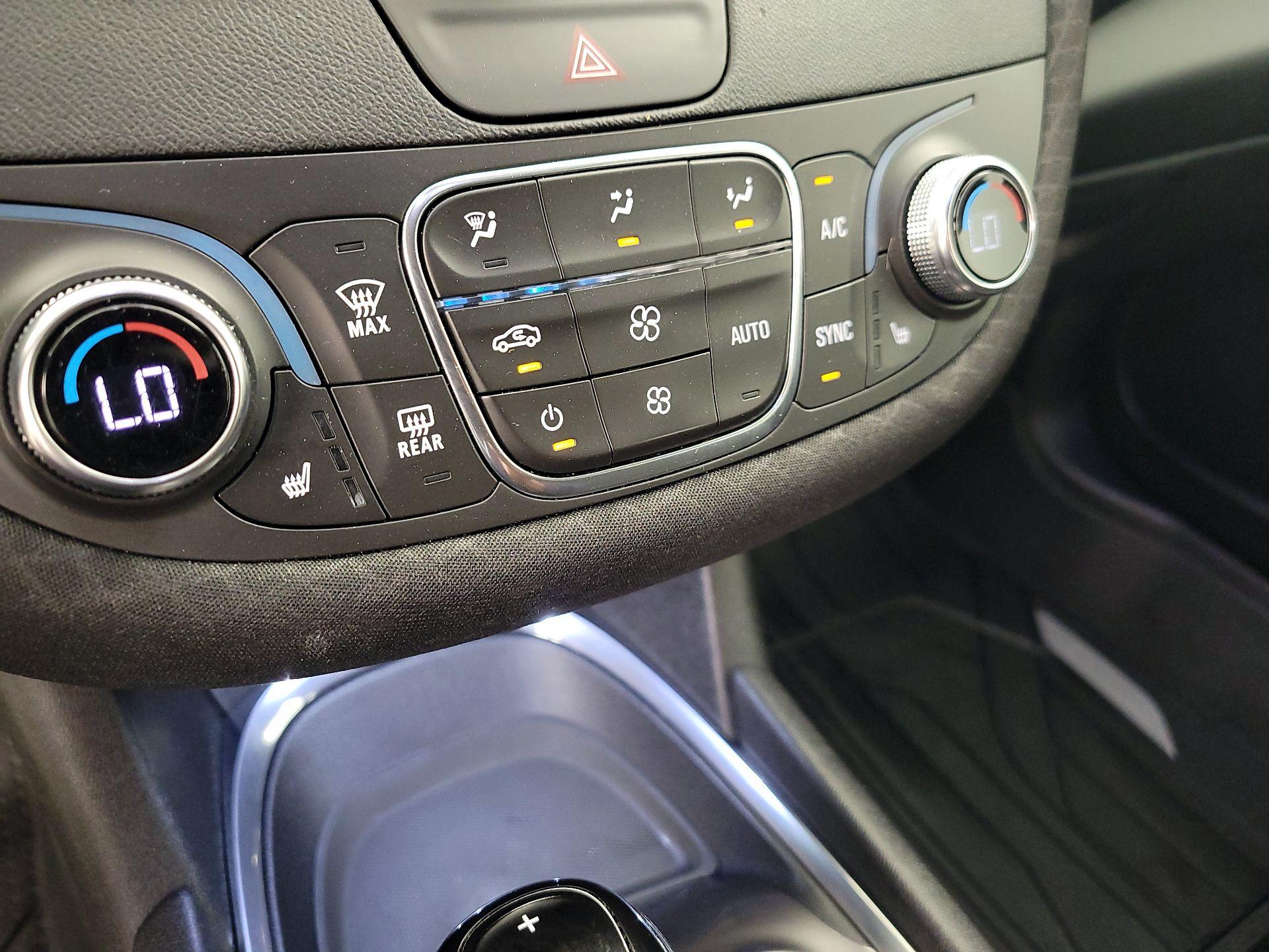 Thumbnail: 2019 Chevrolet Malibu - 16