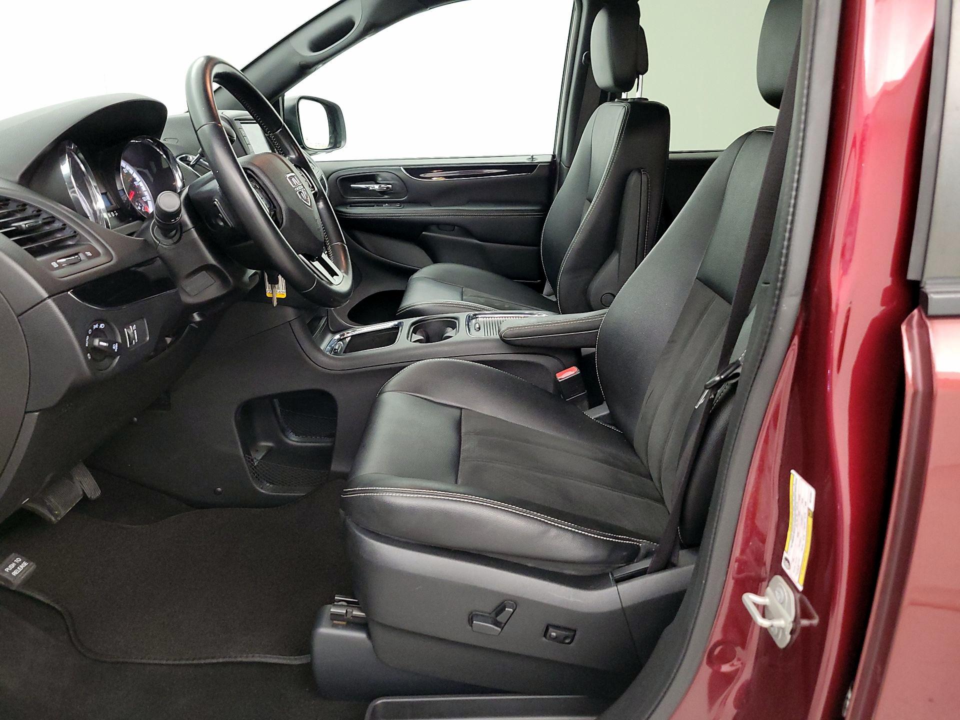 Thumbnail: 2019 Dodge Grand Caravan - 11
