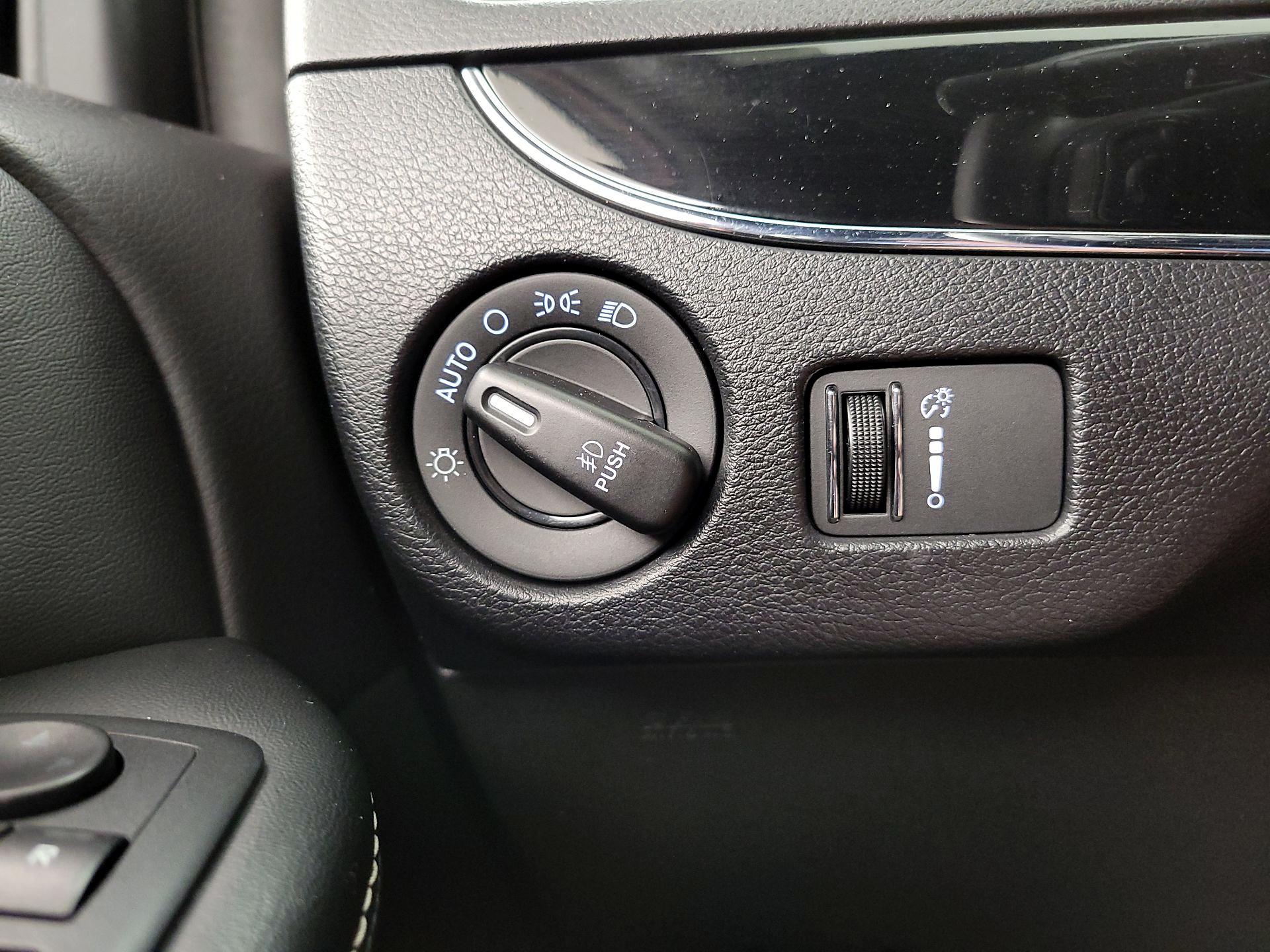 Thumbnail: 2019 Dodge Grand Caravan - 13