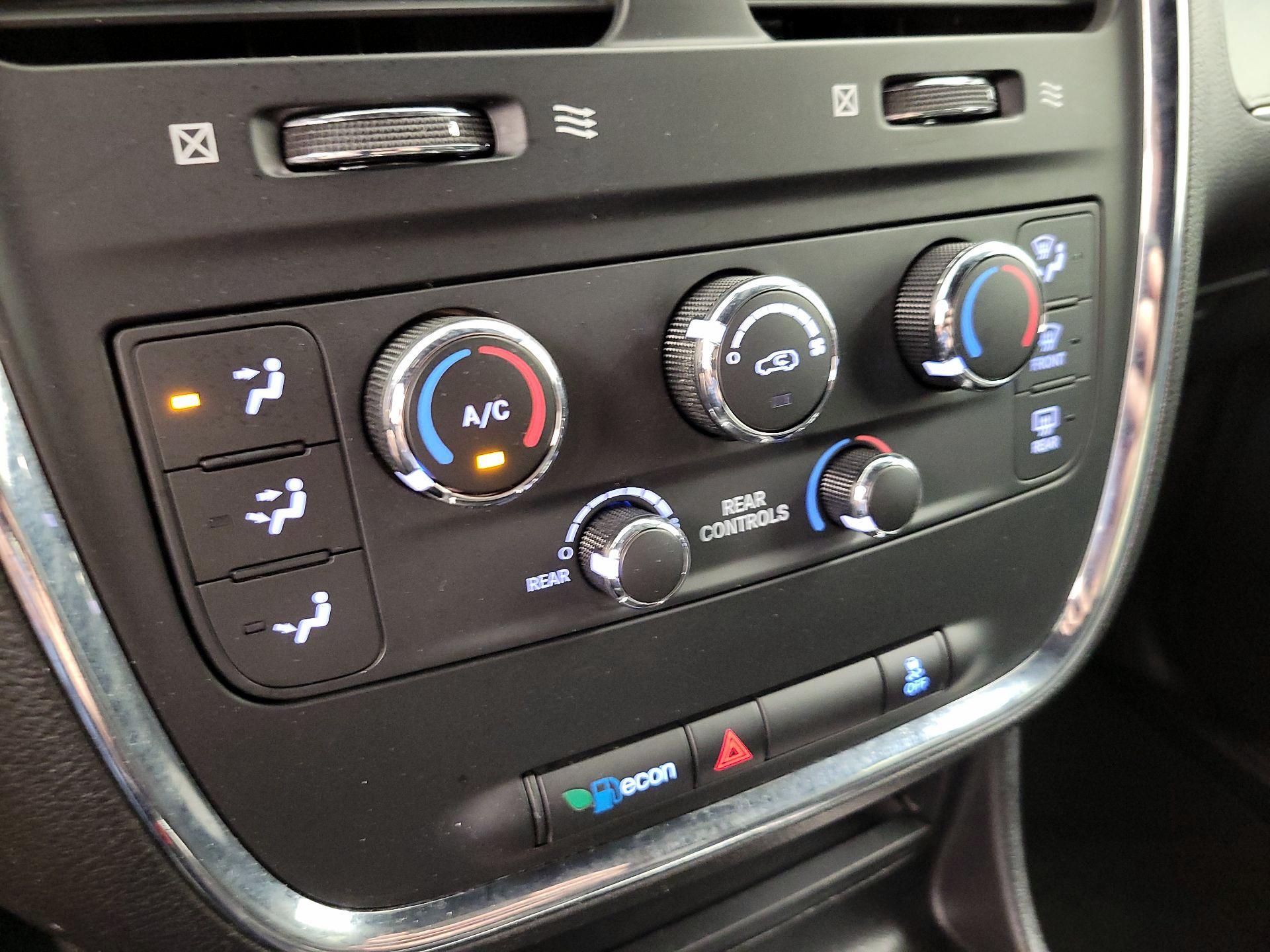 Thumbnail: 2019 Dodge Grand Caravan - 16
