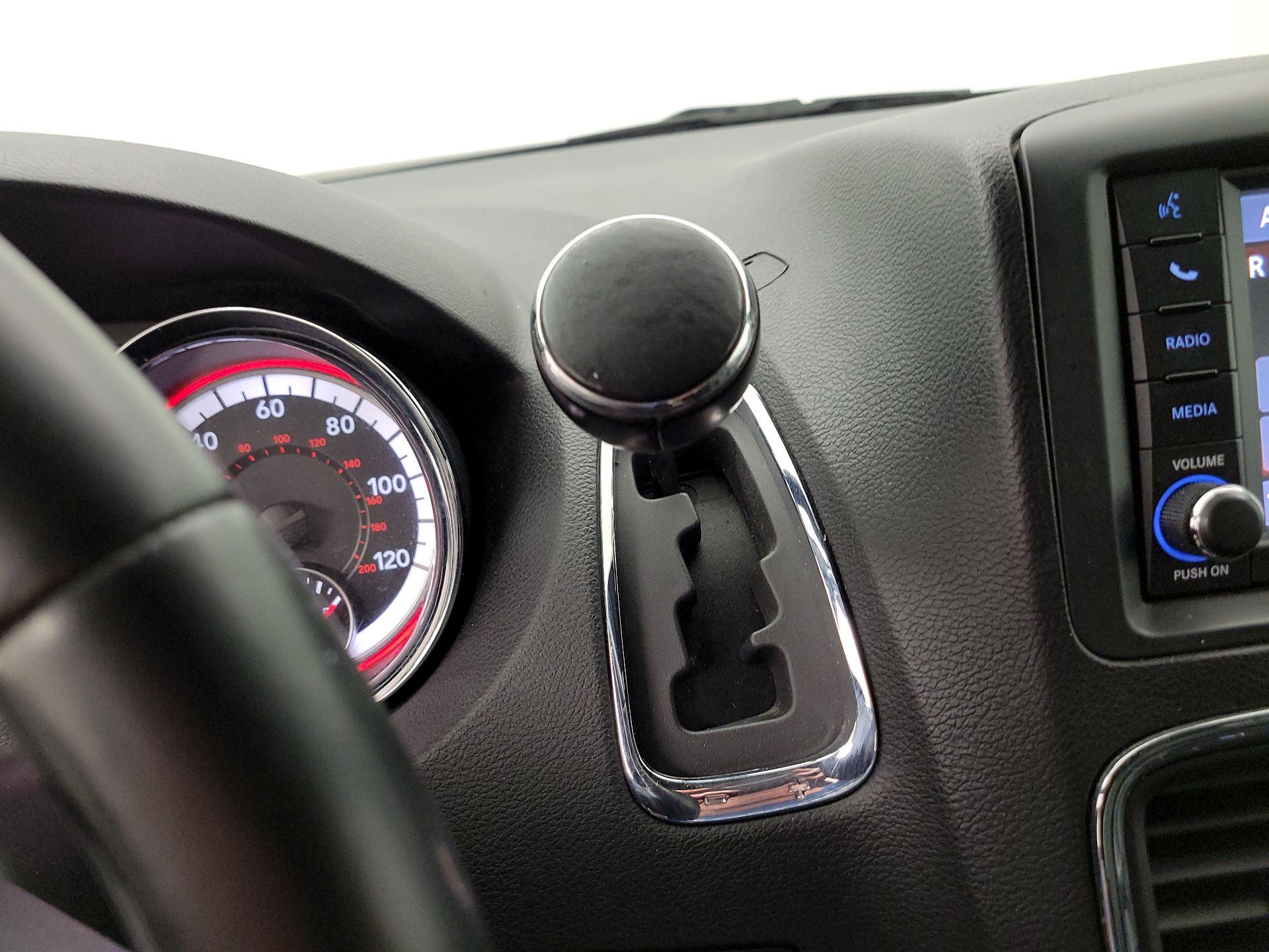Thumbnail: 2019 Dodge Grand Caravan - 17