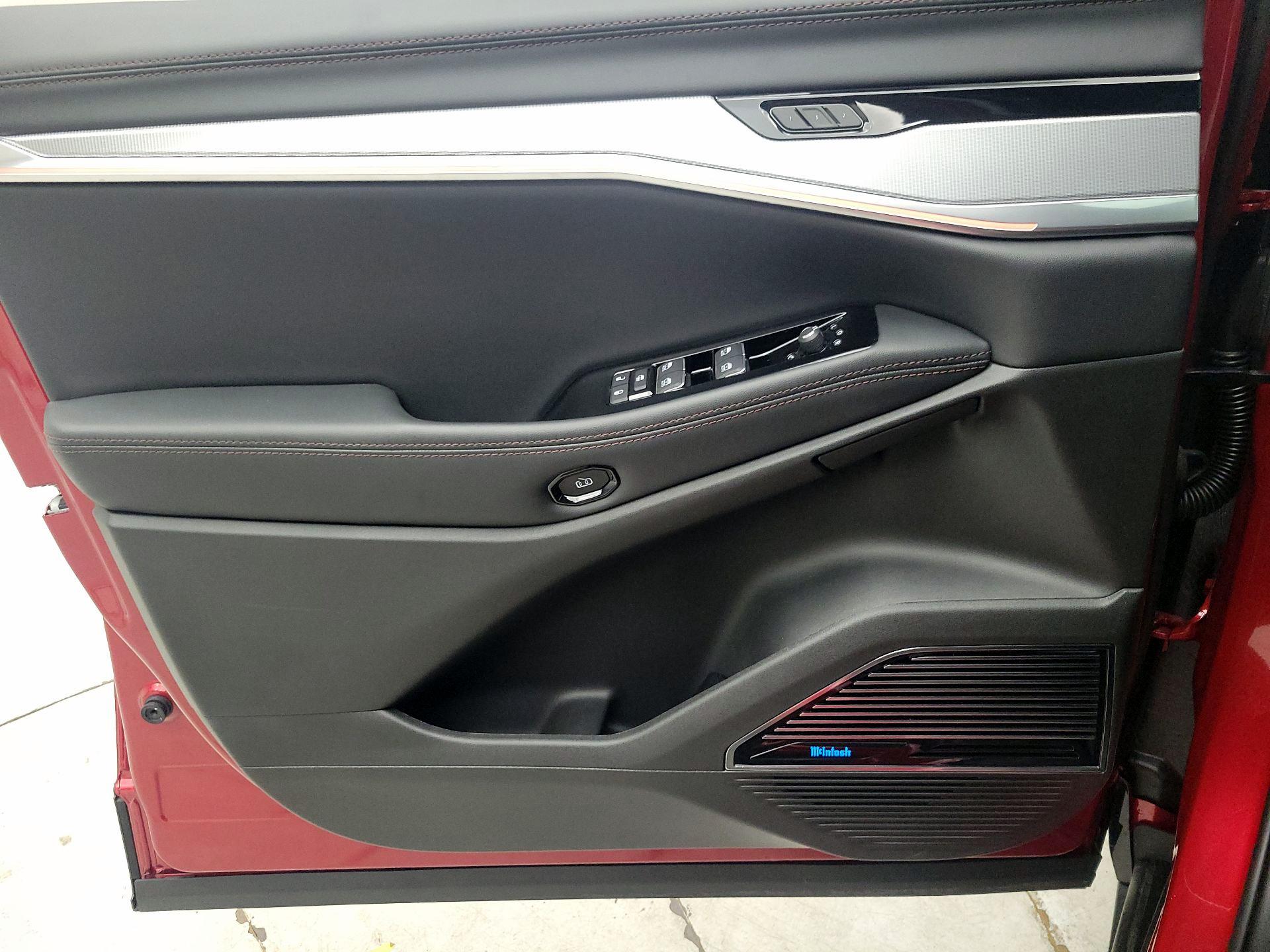 Thumbnail: 2025 Jeep Wagoneer S - 12