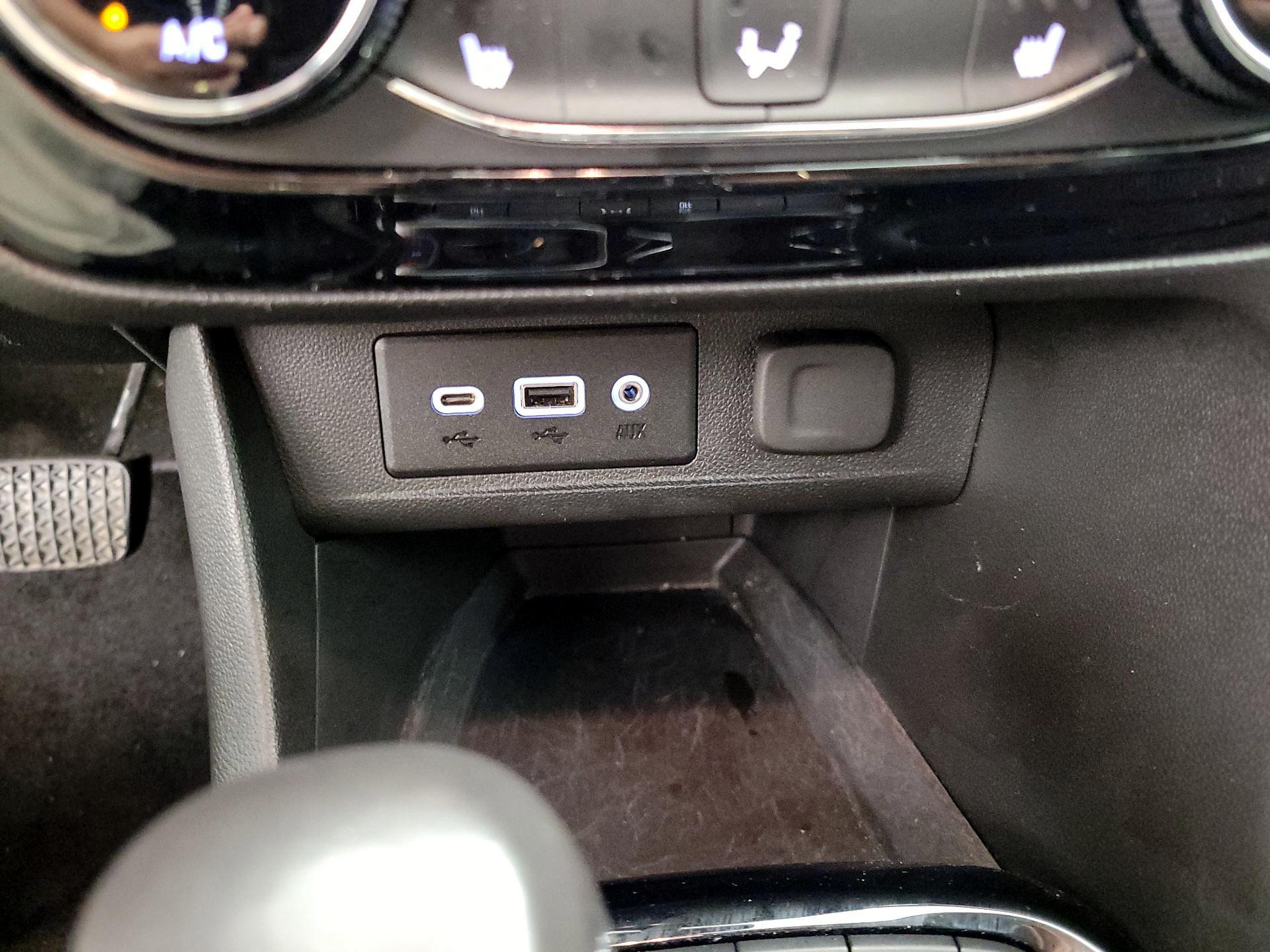 Thumbnail: 2020 Buick Encore GX - 18
