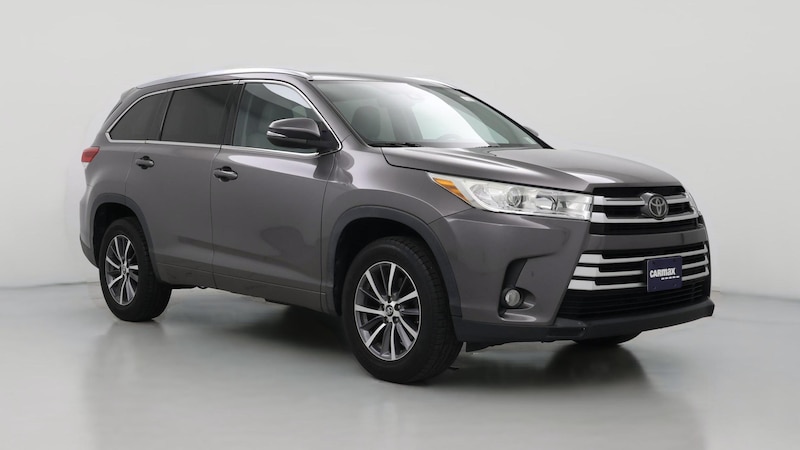 2017 Toyota Highlander XLE Hero Image