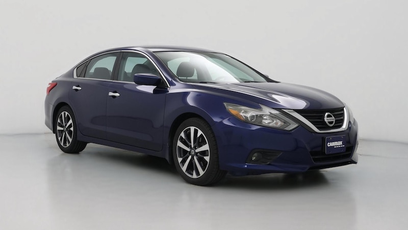2016 Nissan Altima SR Hero Image