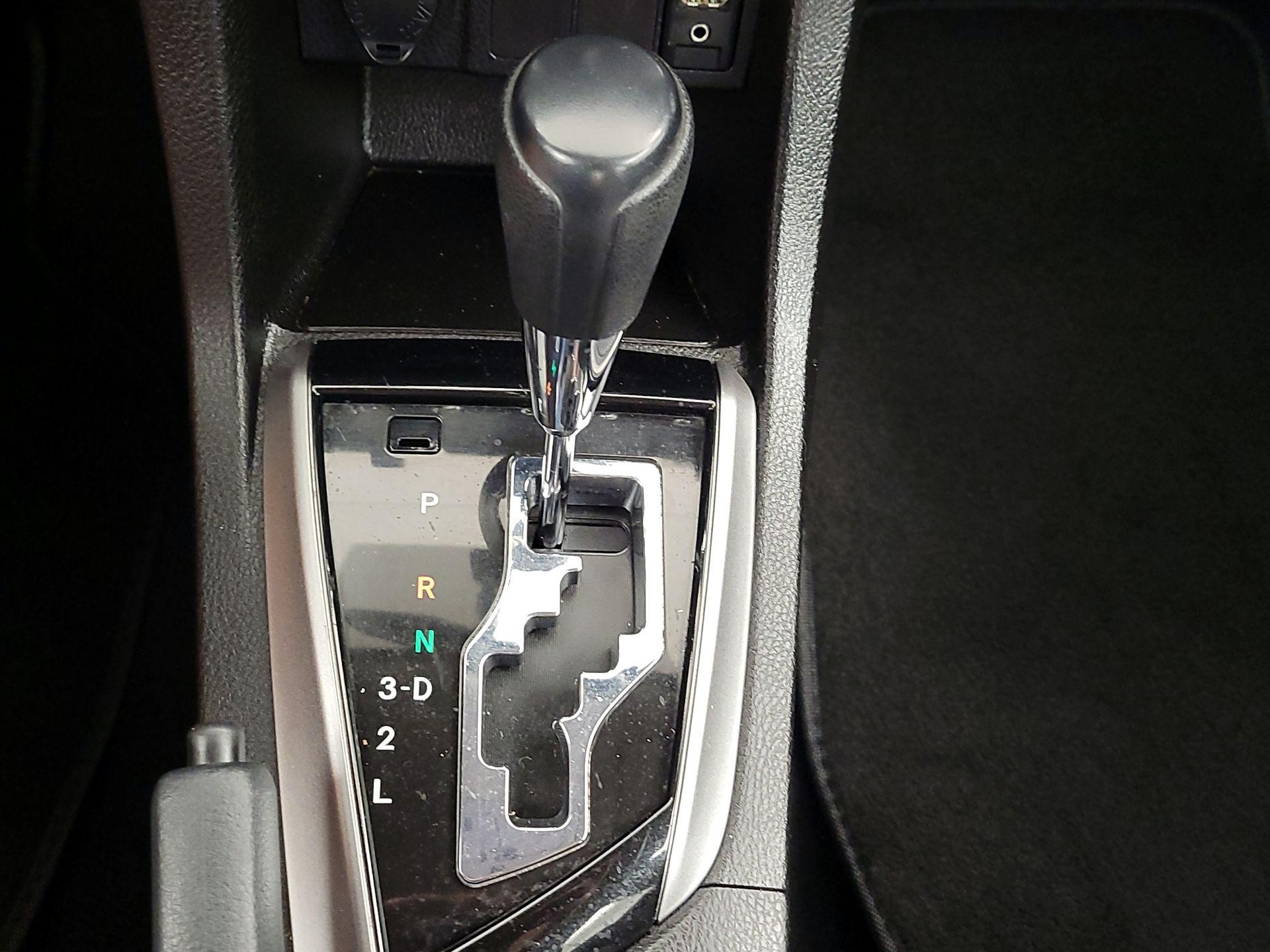 Thumbnail: 2015 Toyota Corolla - 17