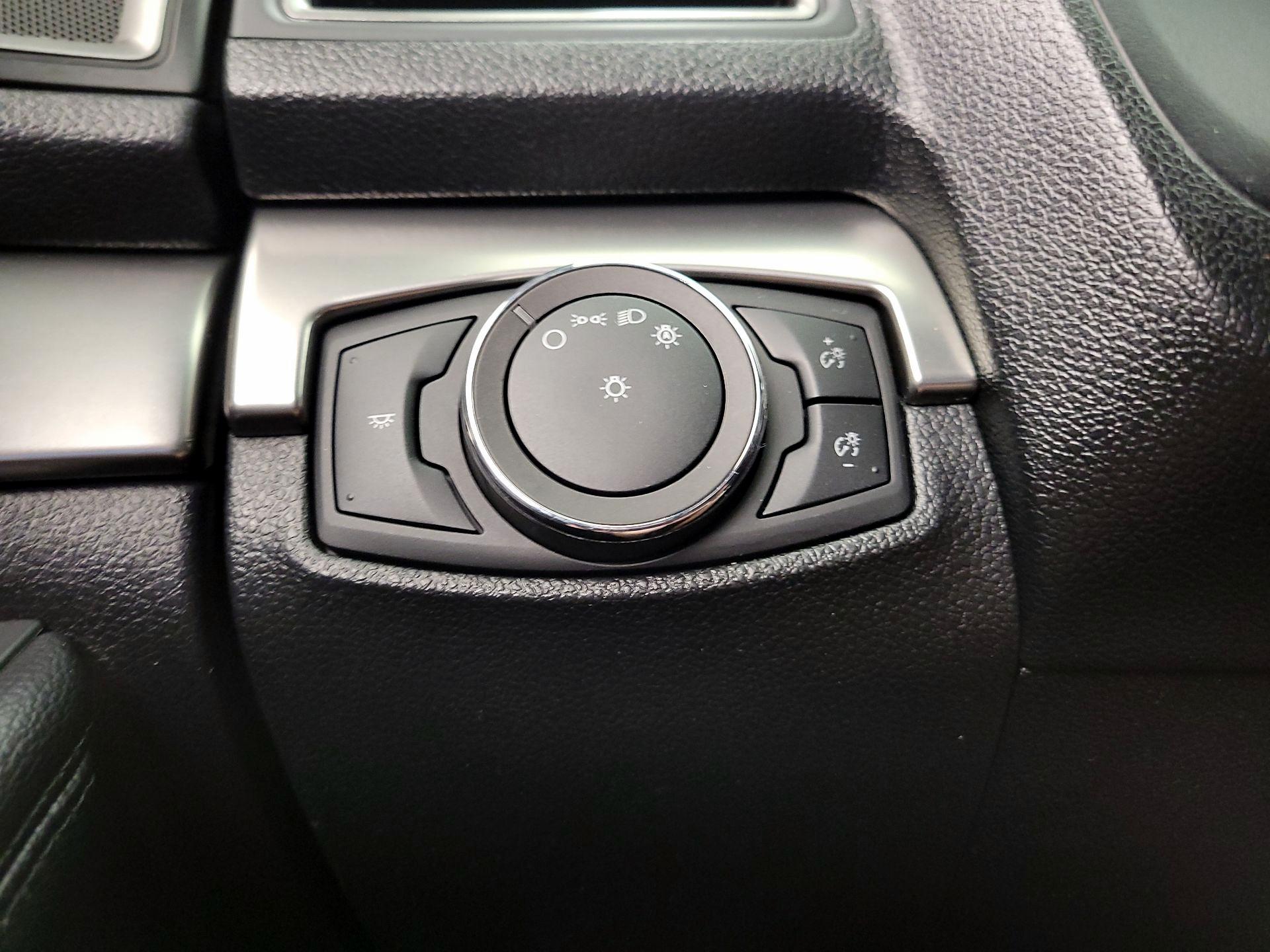 Thumbnail: 2019 Ford Explorer - 13