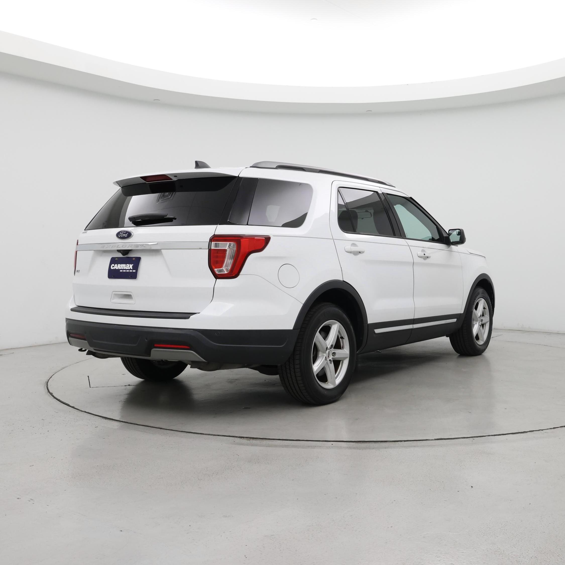 Thumbnail: 2019 Ford Explorer - 8