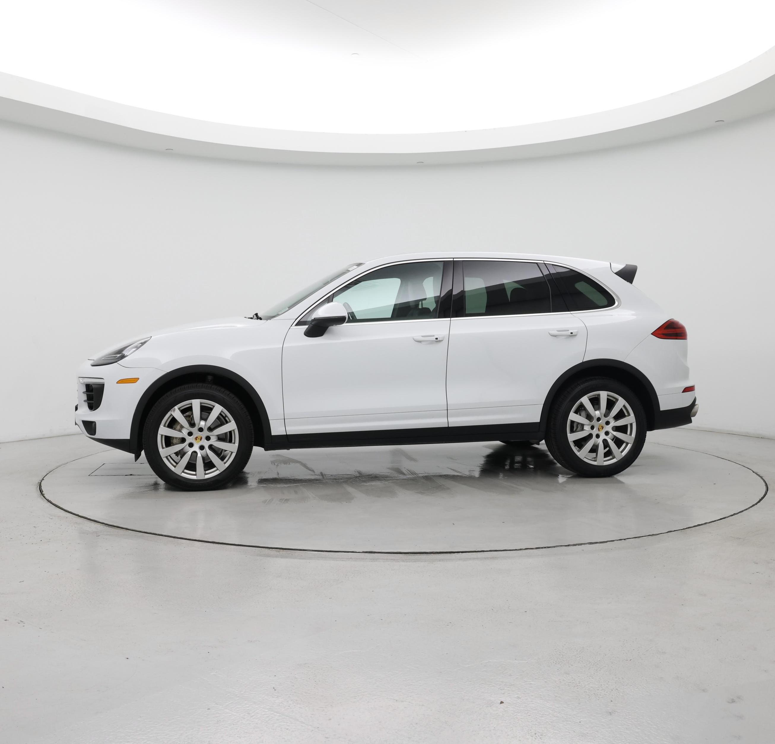 Thumbnail: 2017 Porsche Cayenne - 3