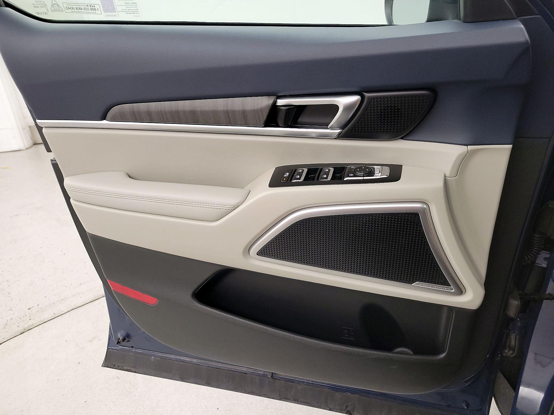 Thumbnail: 2023 Kia Telluride - 12