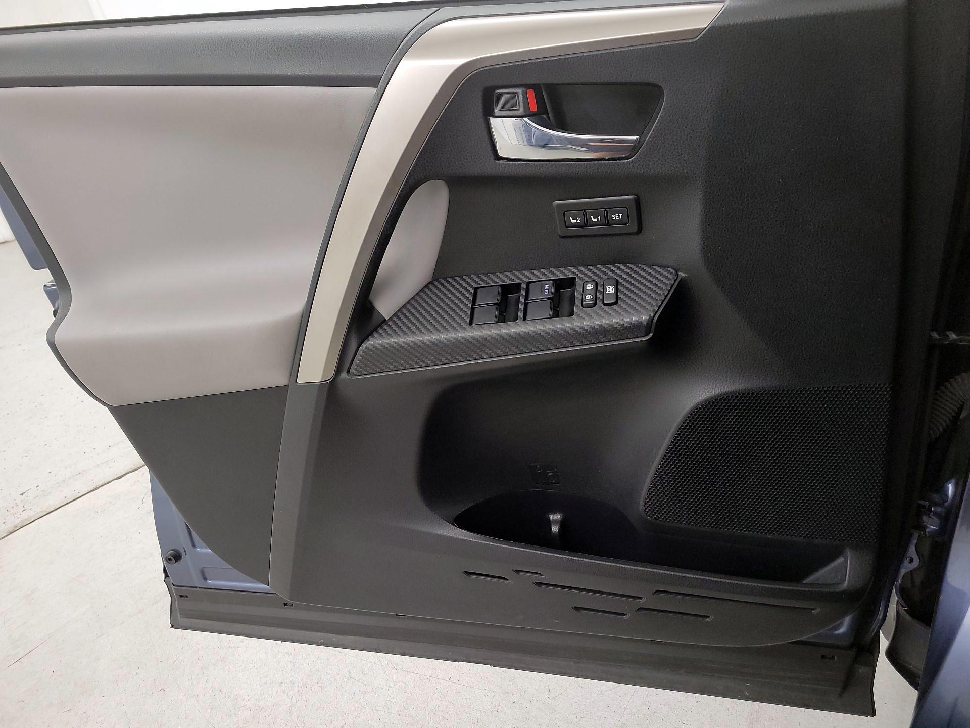Thumbnail: 2014 Toyota RAV4 - 12