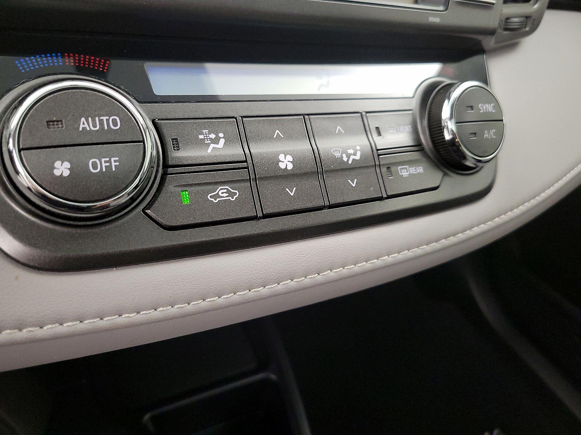 Thumbnail: 2014 Toyota RAV4 - 16