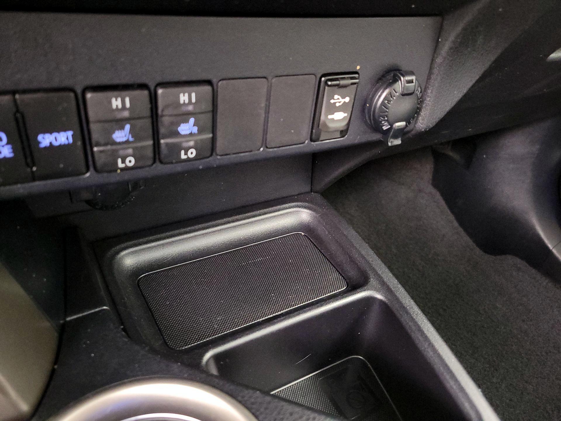 Thumbnail: 2014 Toyota RAV4 - 18