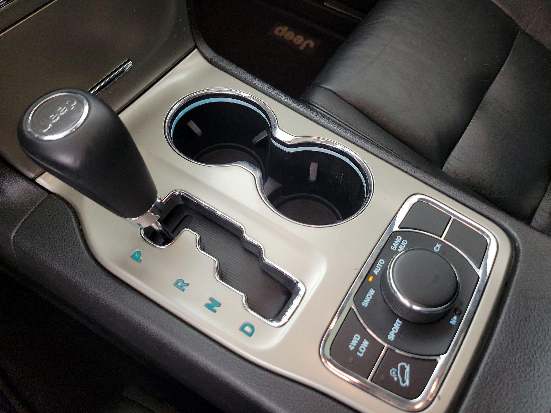 Thumbnail: 2013 Jeep Grand Cherokee - 17