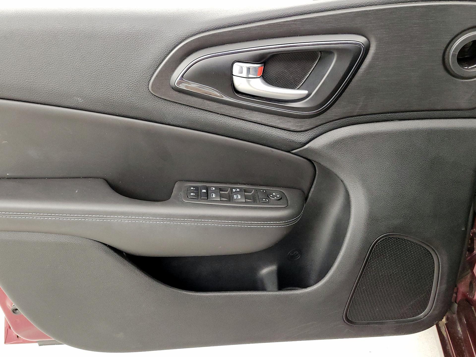 Thumbnail: 2015 Chrysler 200 - 12