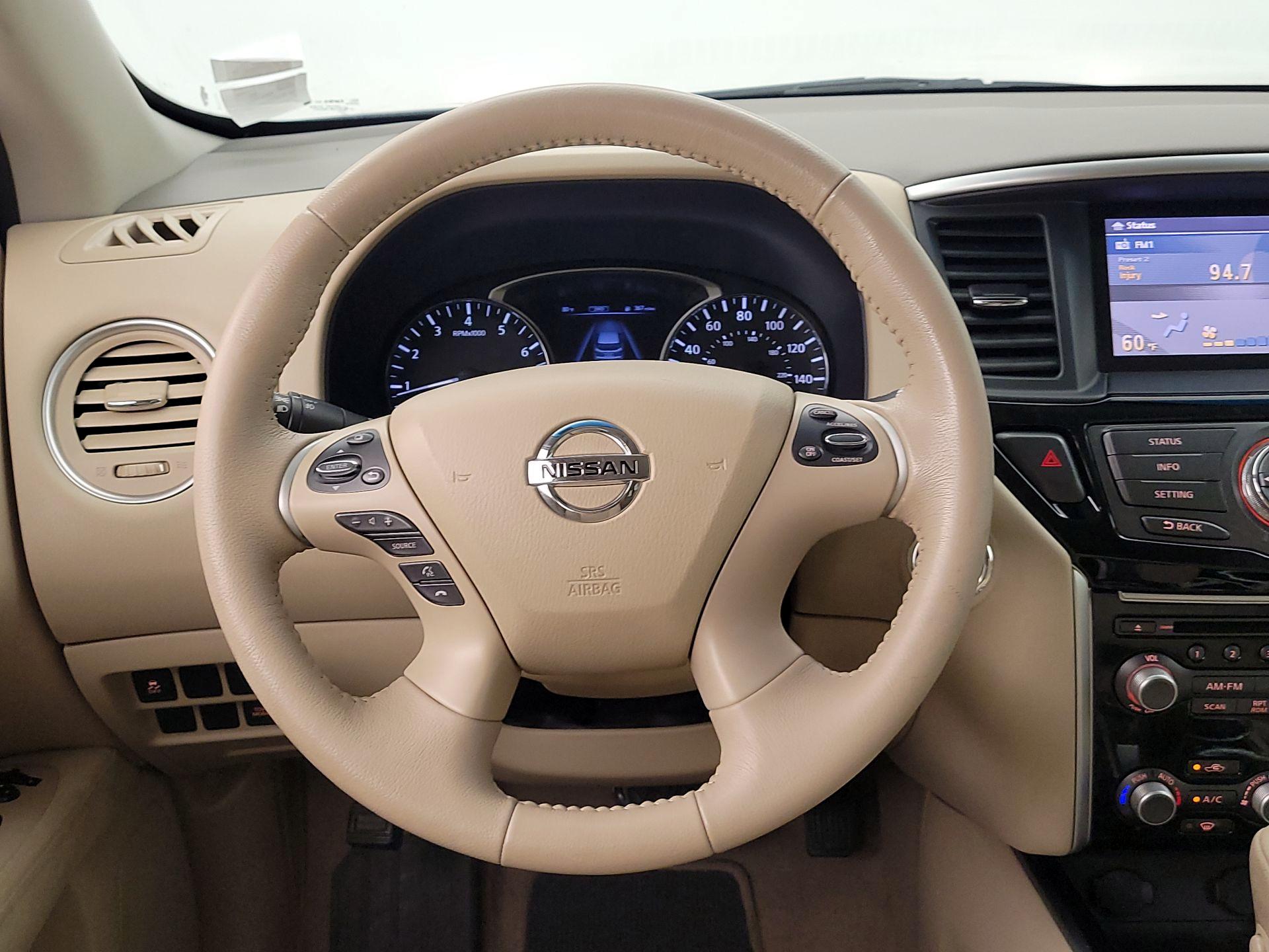 Thumbnail: 2015 Nissan Pathfinder - 10